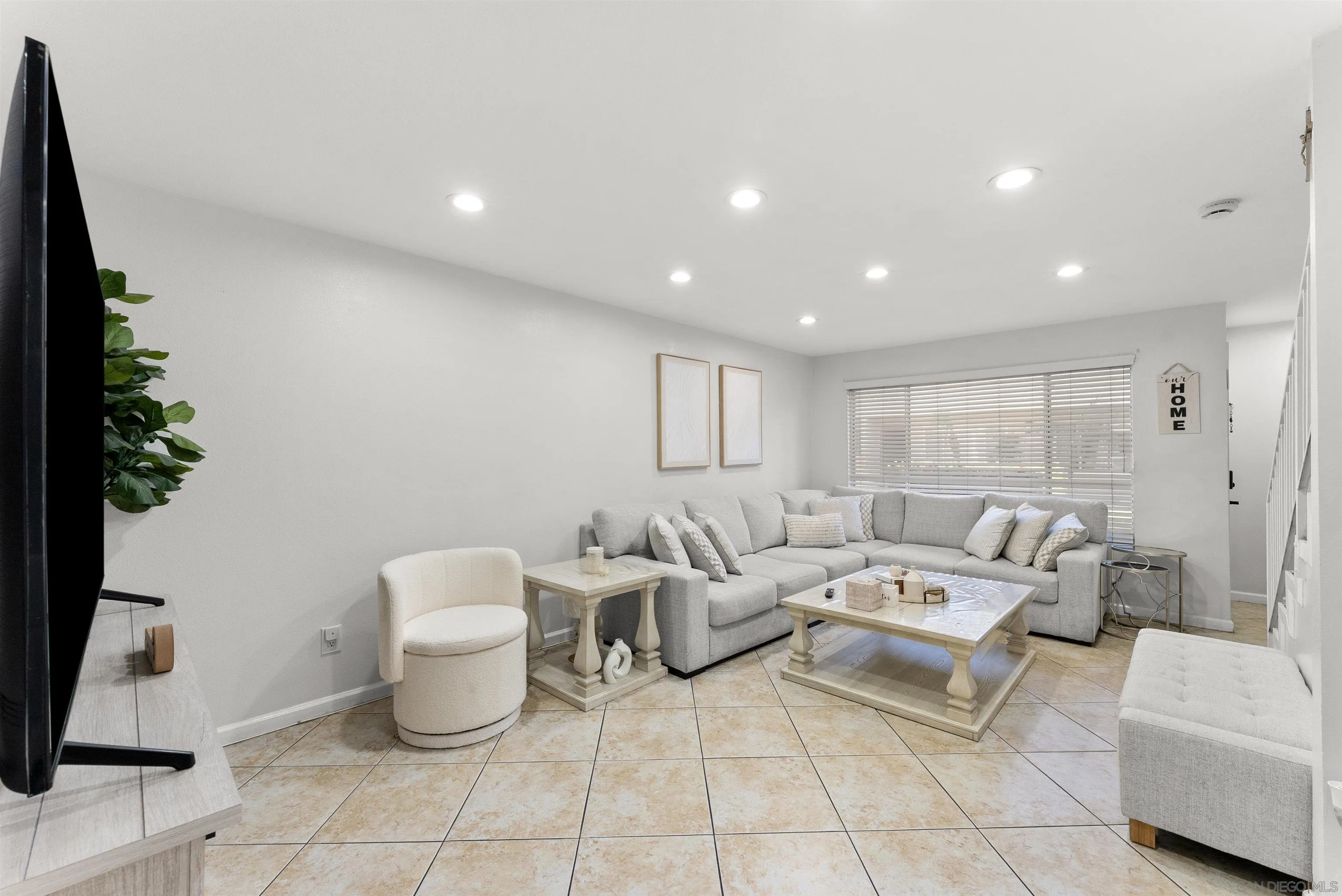 https://cdn.realtyfeed.com/cdn/127/260019957/e30ea3311cbf9045d7e9804022e479f1.webp