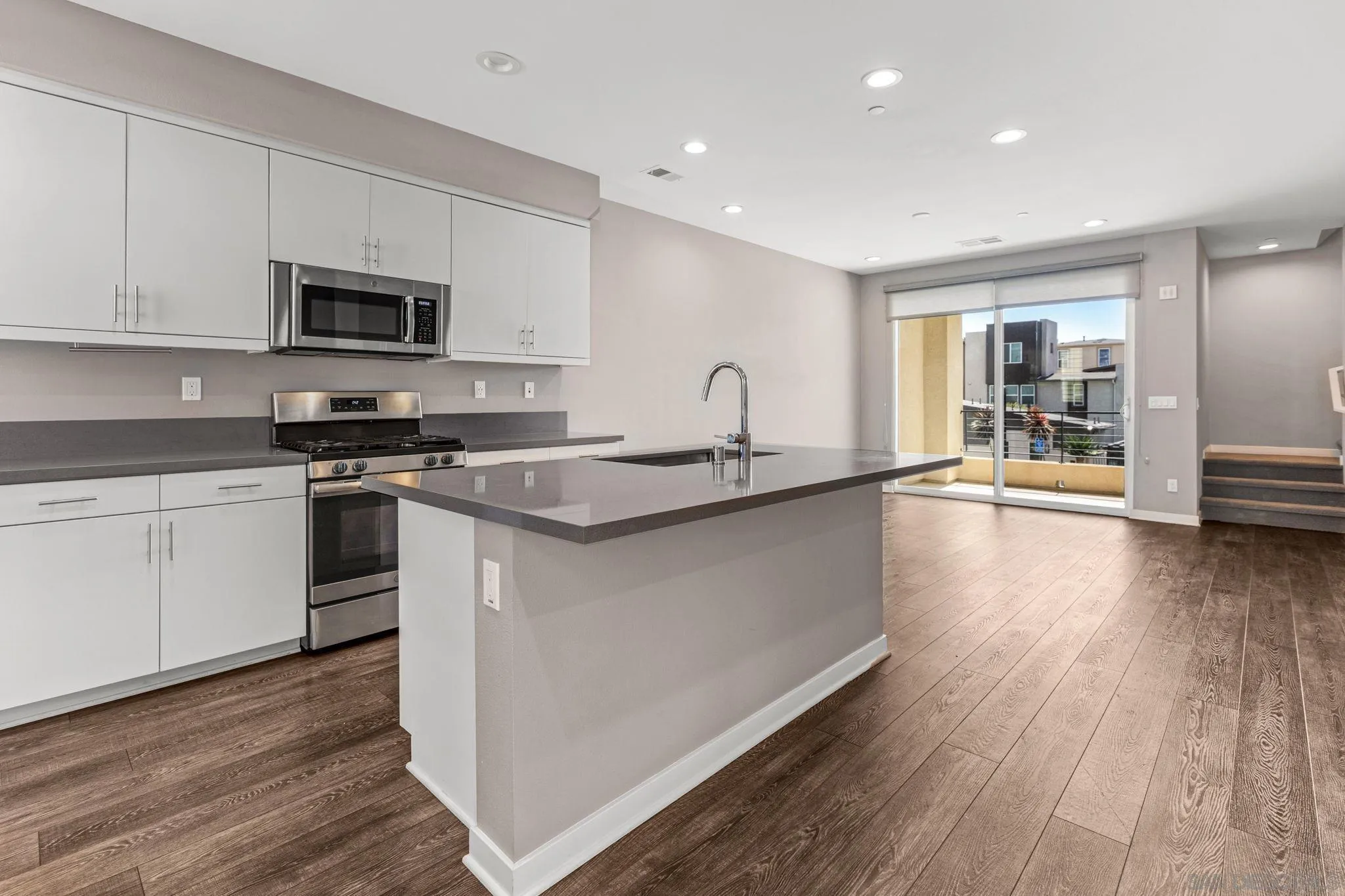Photo #8: 260019958 Listing: Photo #8