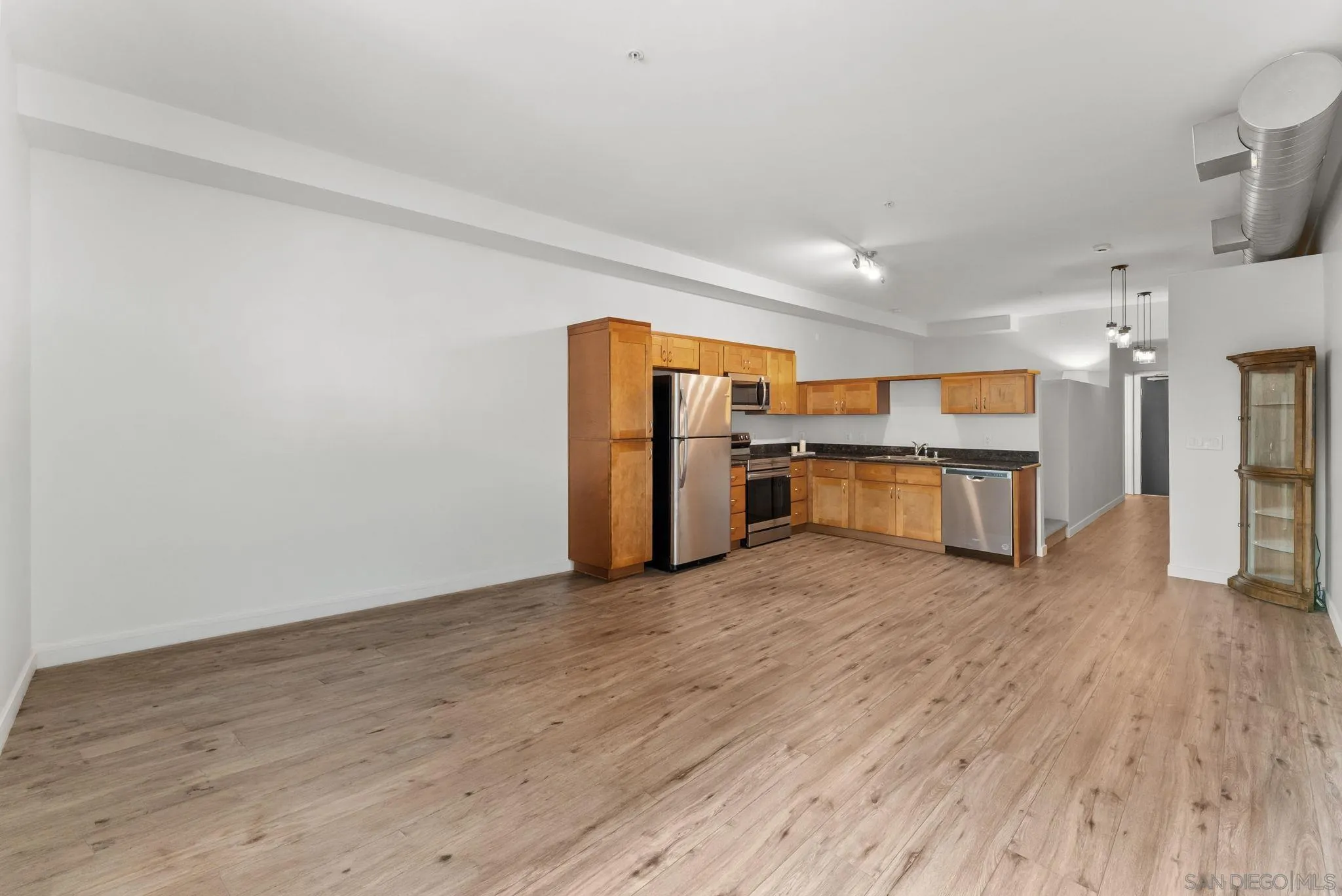 Photo #11: 260019959 Listing: Photo #11