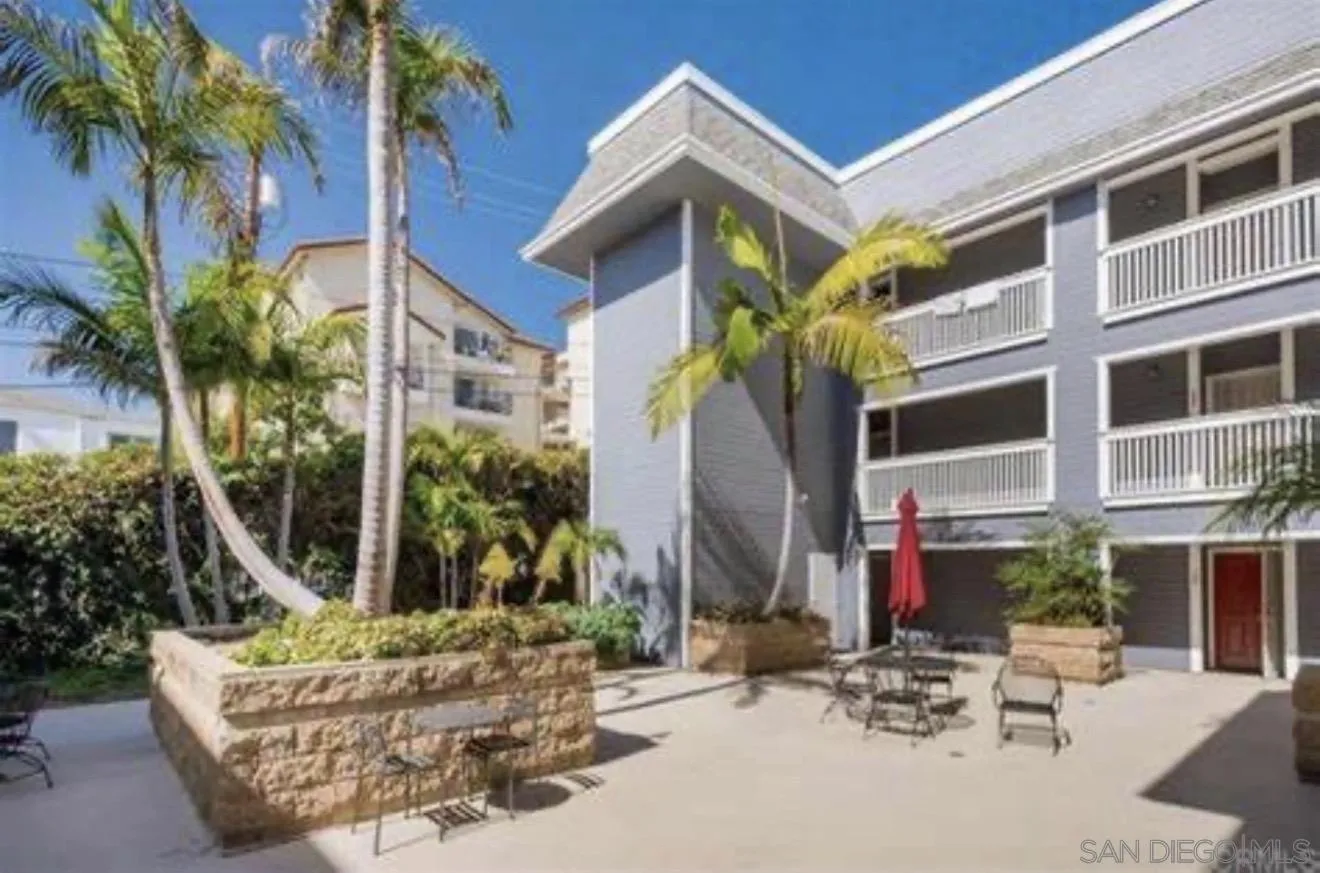 3760 Florida St 115