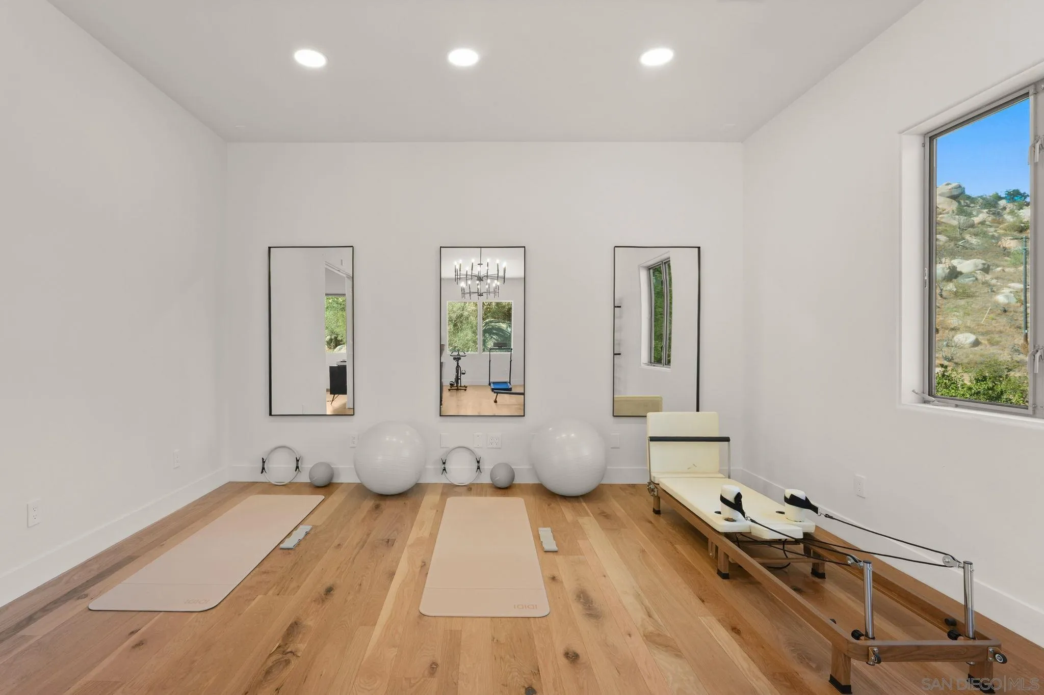 https://cdn.realtyfeed.com/cdn/127/260019966/0ca569c71a520fe5b276e88847ab1f7d.webp