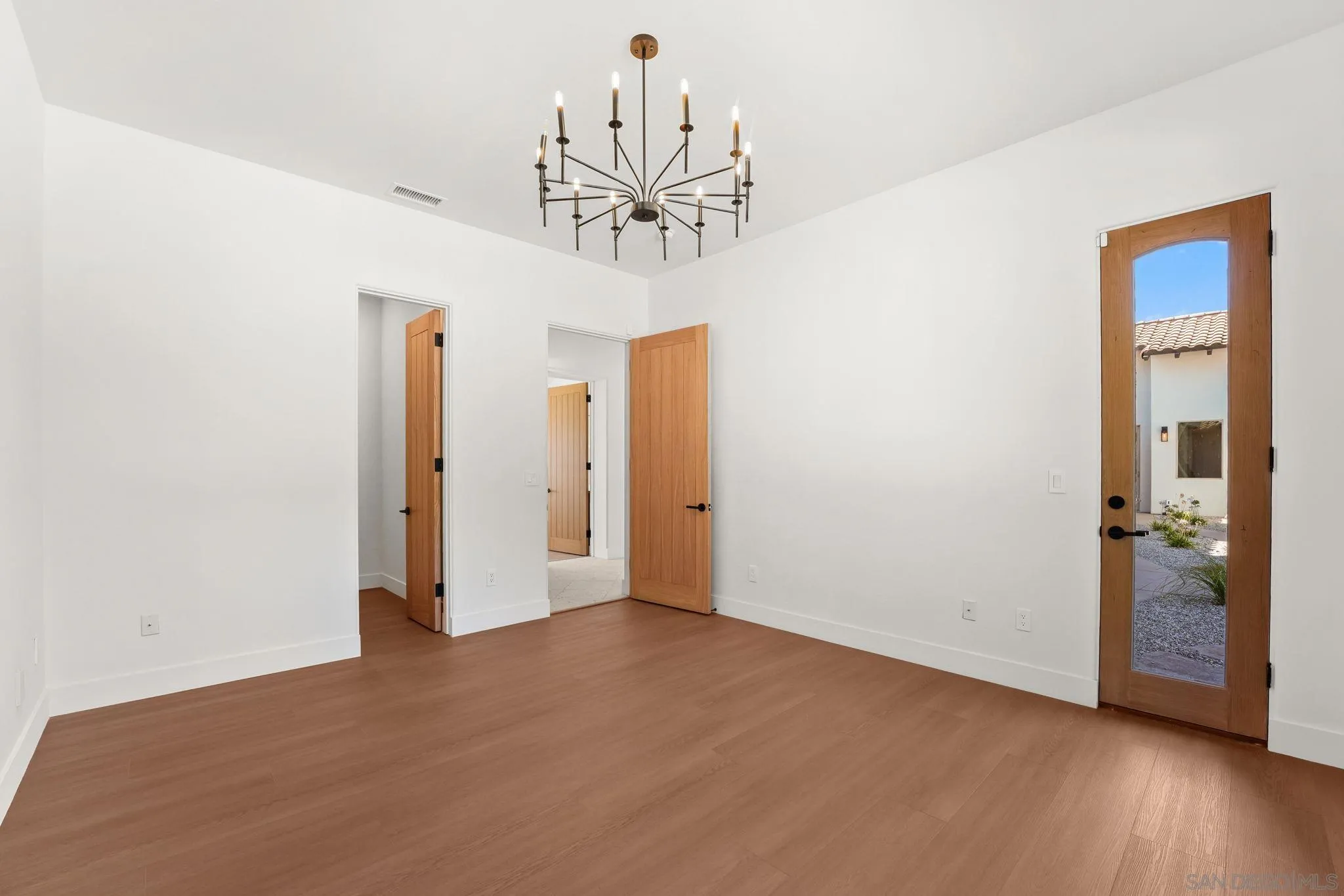 https://cdn.realtyfeed.com/cdn/127/260019966/6b6215c95e936e7e411ac81381941a2e.webp