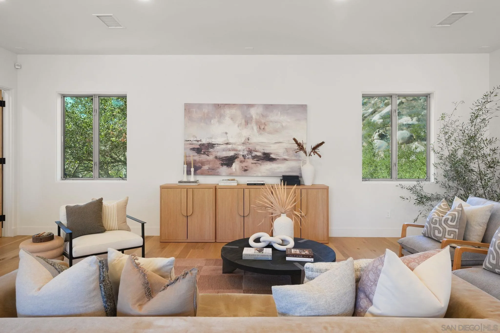 https://cdn.realtyfeed.com/cdn/127/260019966/88c91ce28cb04c8b9496651f23dc869c.webp