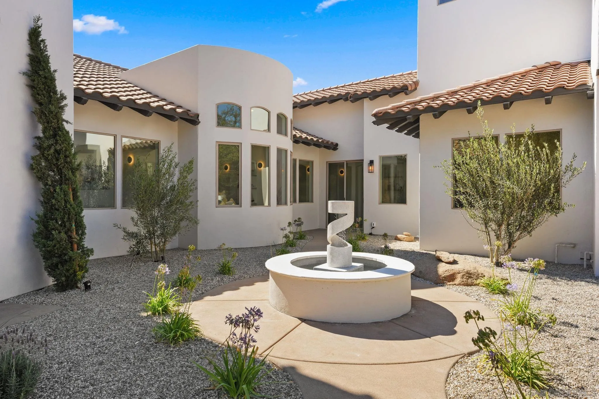 https://cdn.realtyfeed.com/cdn/127/260019966/d89ef2fe8e09788457a1cabee9ad64d2.webp