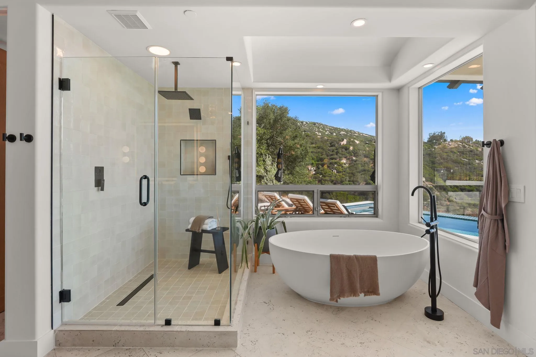 https://cdn.realtyfeed.com/cdn/127/260019966/da07eaceb9422855958ed802de348350.webp