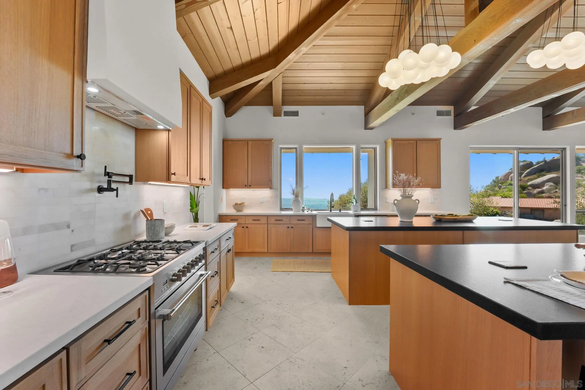 https://cdn.realtyfeed.com/cdn/127/260019966/e735e4eaa8077324d910f459b61098c4.webp