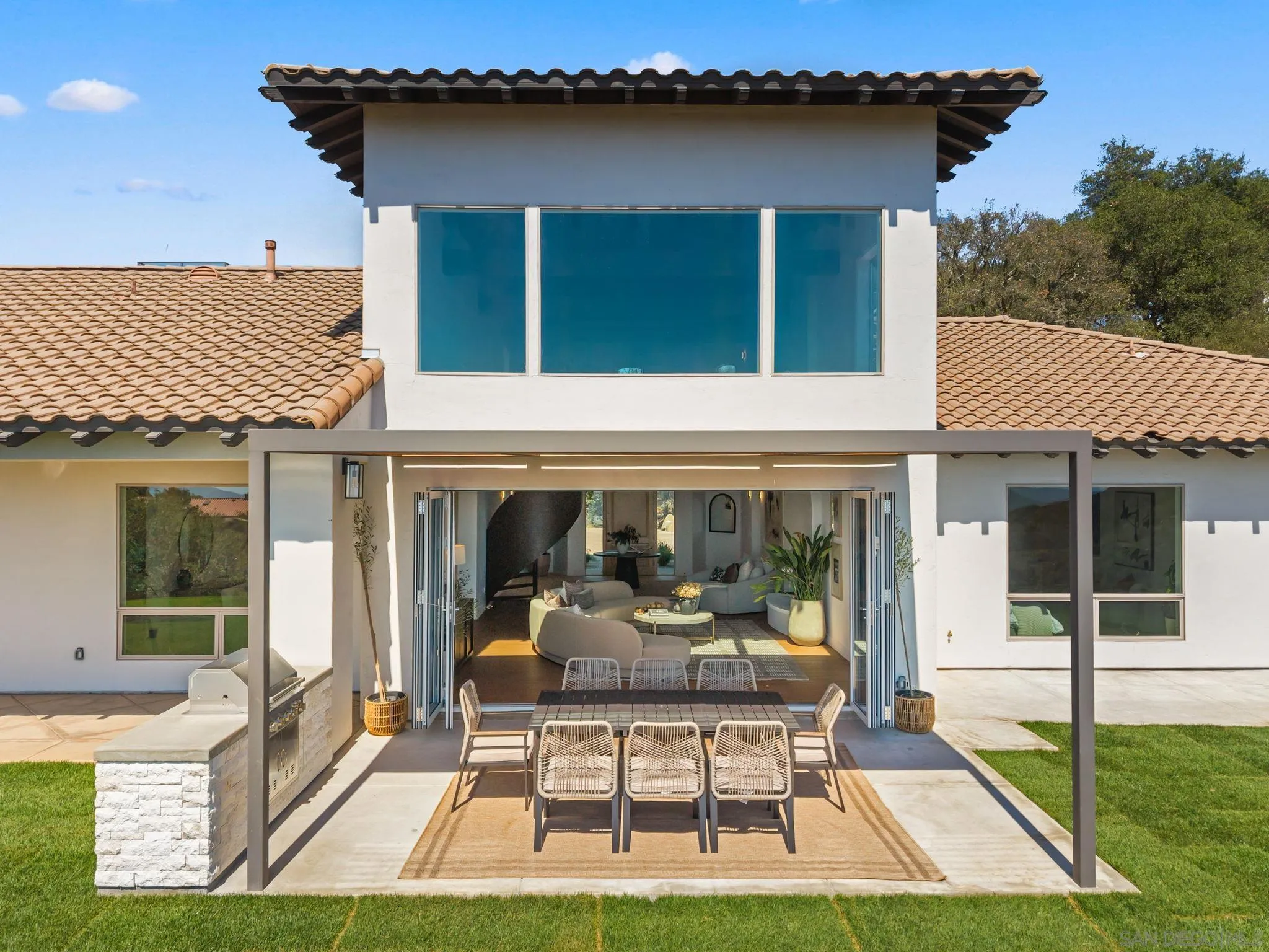 https://cdn.realtyfeed.com/cdn/127/260019966/feeb65854655f88422ec77b33bfe11d8.webp