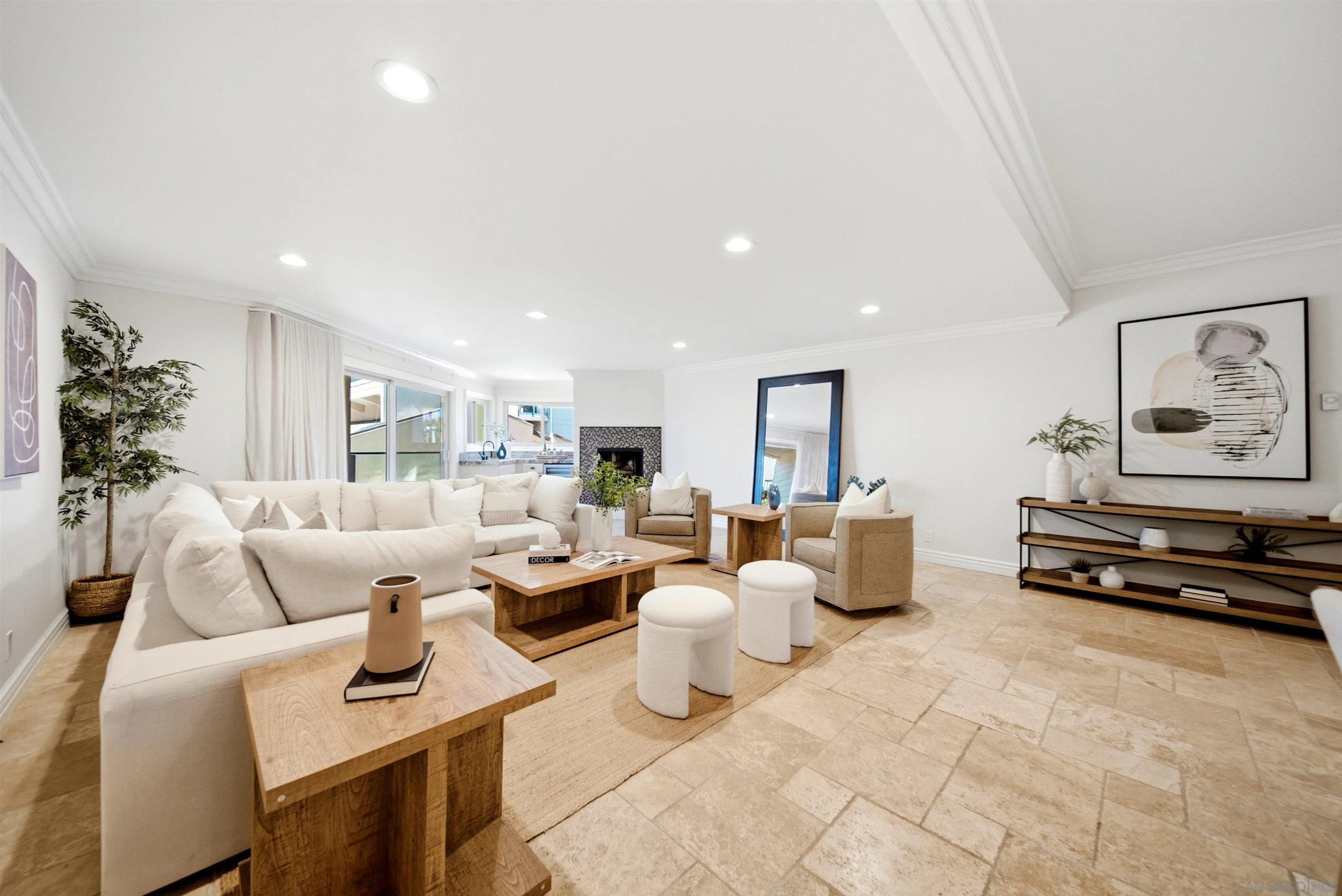 https://cdn.realtyfeed.com/cdn/127/260019967/e8ed31c152761162f81d5c7c6c67560a.webp
