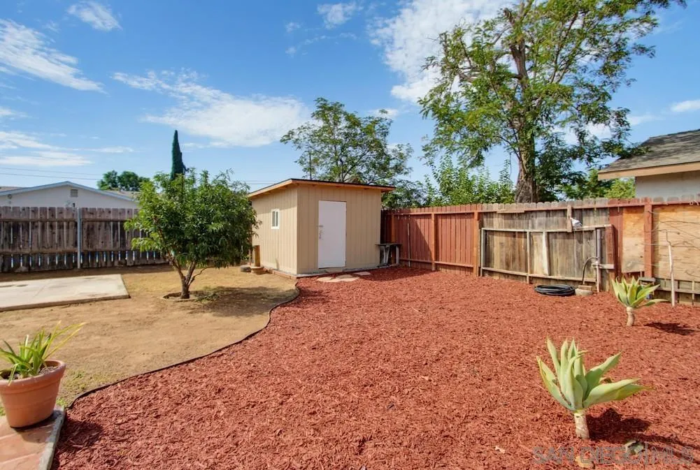 https://cdn.realtyfeed.com/cdn/127/260019971/438e0ccefb2920269134ea6daf67b9d0.webp