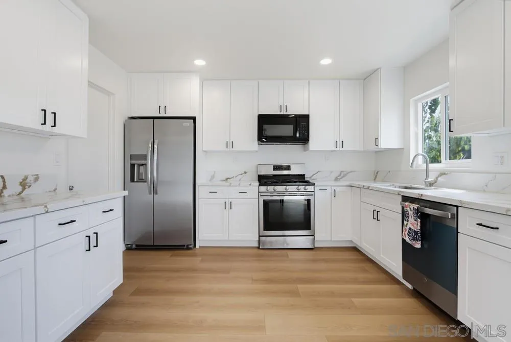 https://cdn.realtyfeed.com/cdn/127/260019971/571606e3f90cf425d6aaf45f2344f86a.webp
