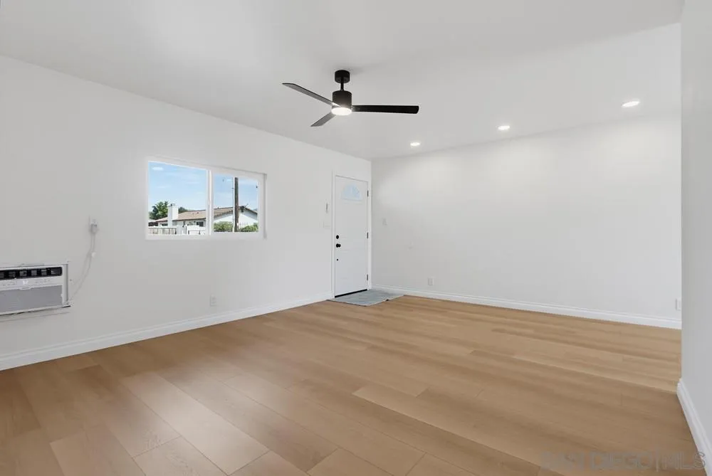 https://cdn.realtyfeed.com/cdn/127/260019971/76687a28ade6f440bdb5805583f83b8e.webp