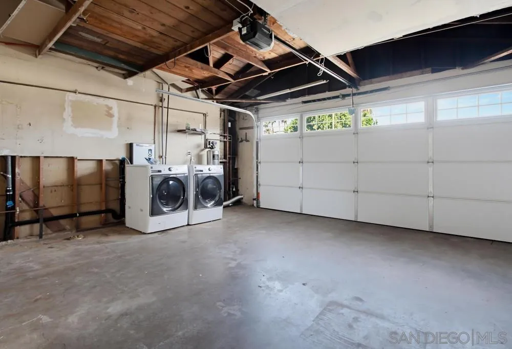 https://cdn.realtyfeed.com/cdn/127/260019971/a2dd8d1016614d1837f499e3ae707432.webp