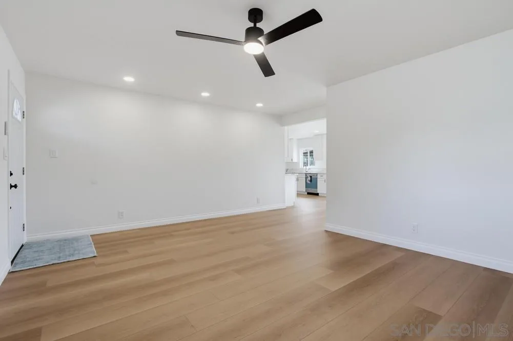 https://cdn.realtyfeed.com/cdn/127/260019971/a533ddc6103803d70c1044388aede671.webp