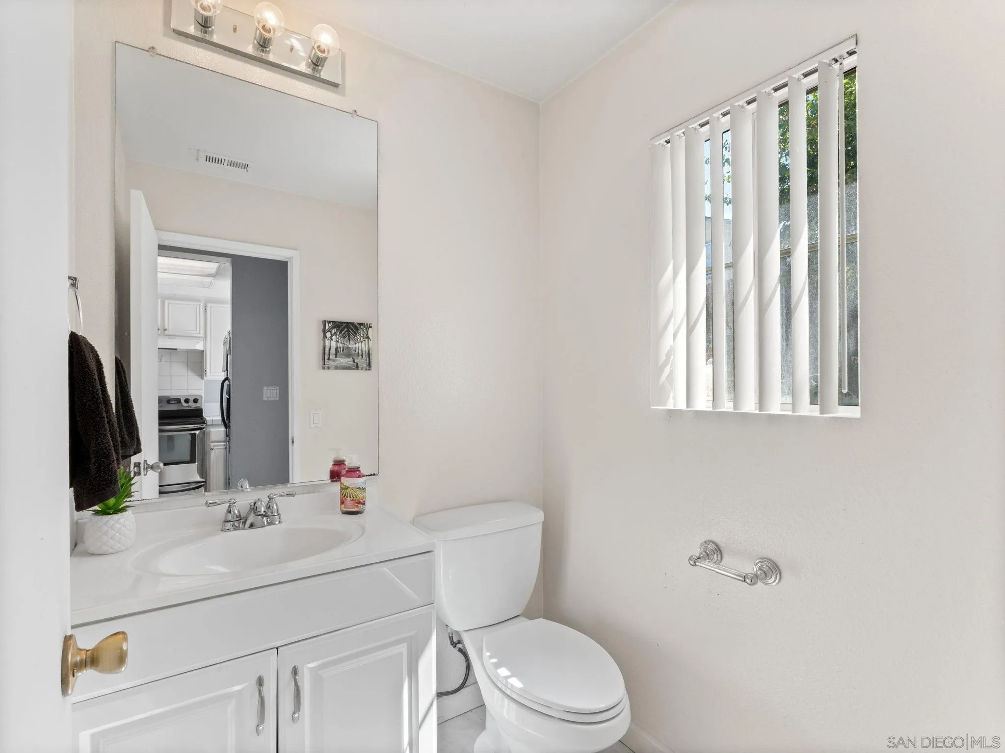 https://cdn.realtyfeed.com/cdn/127/260019972/7e67d773bd4ec92d64383044087934e3.webp