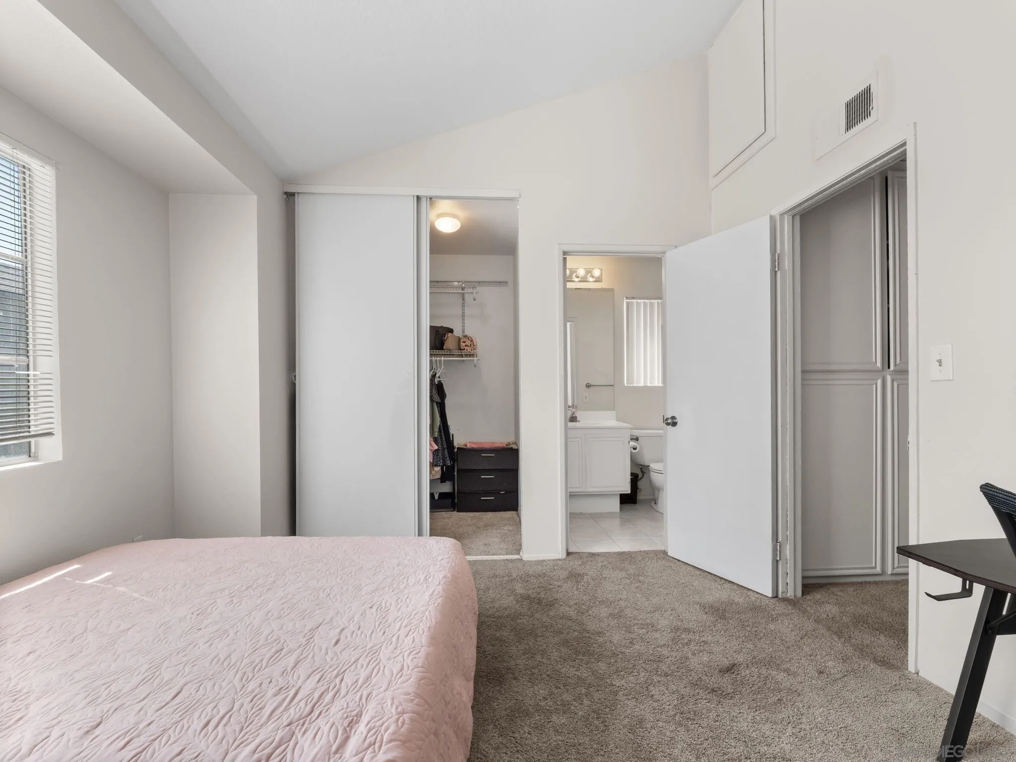https://cdn.realtyfeed.com/cdn/127/260019972/eb2cae9b80bb4f69c29bb9e1024f9489.webp