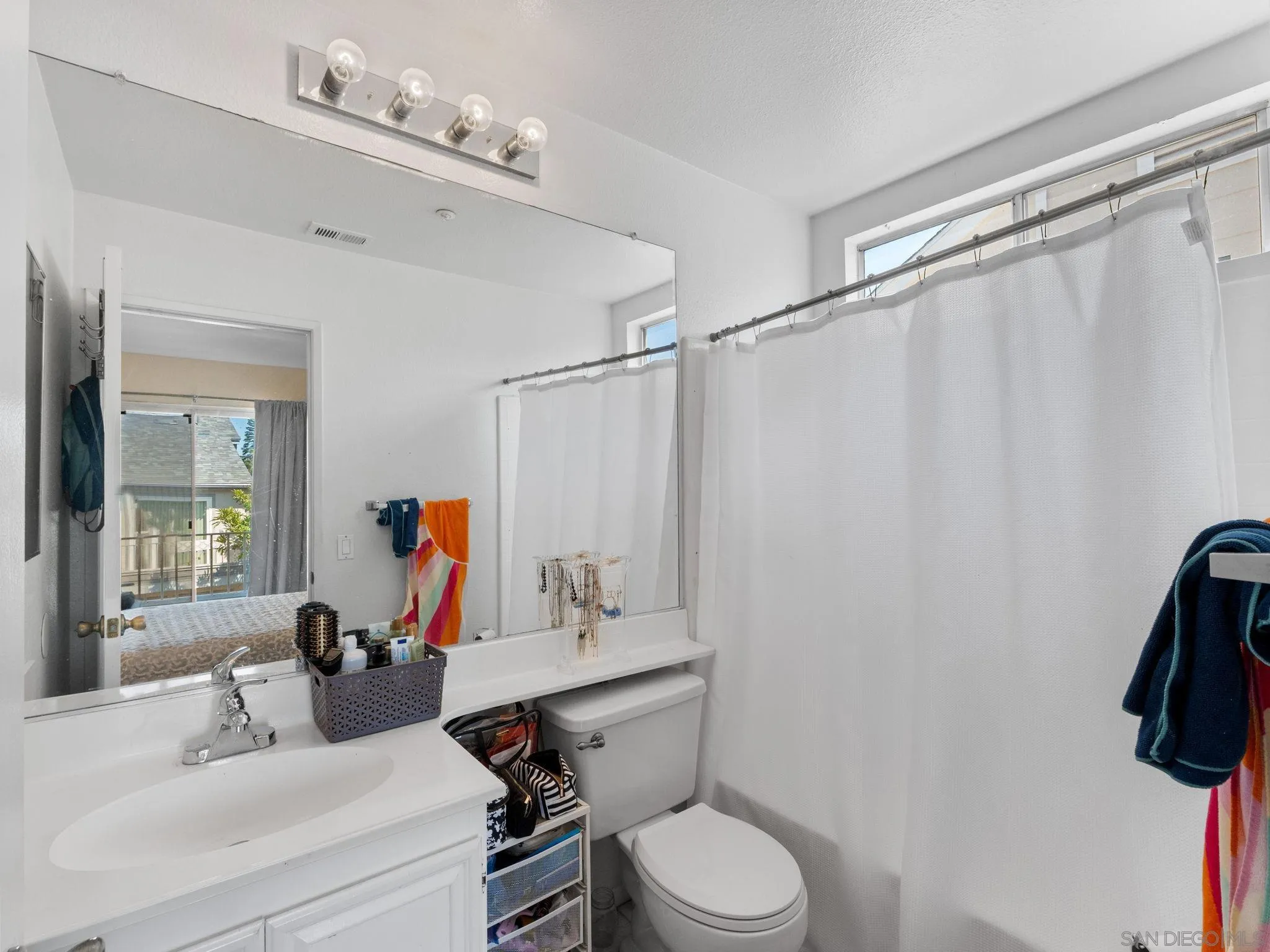 https://cdn.realtyfeed.com/cdn/127/260019972/ebf2af29e976d24bf9630dd9018714d8.webp