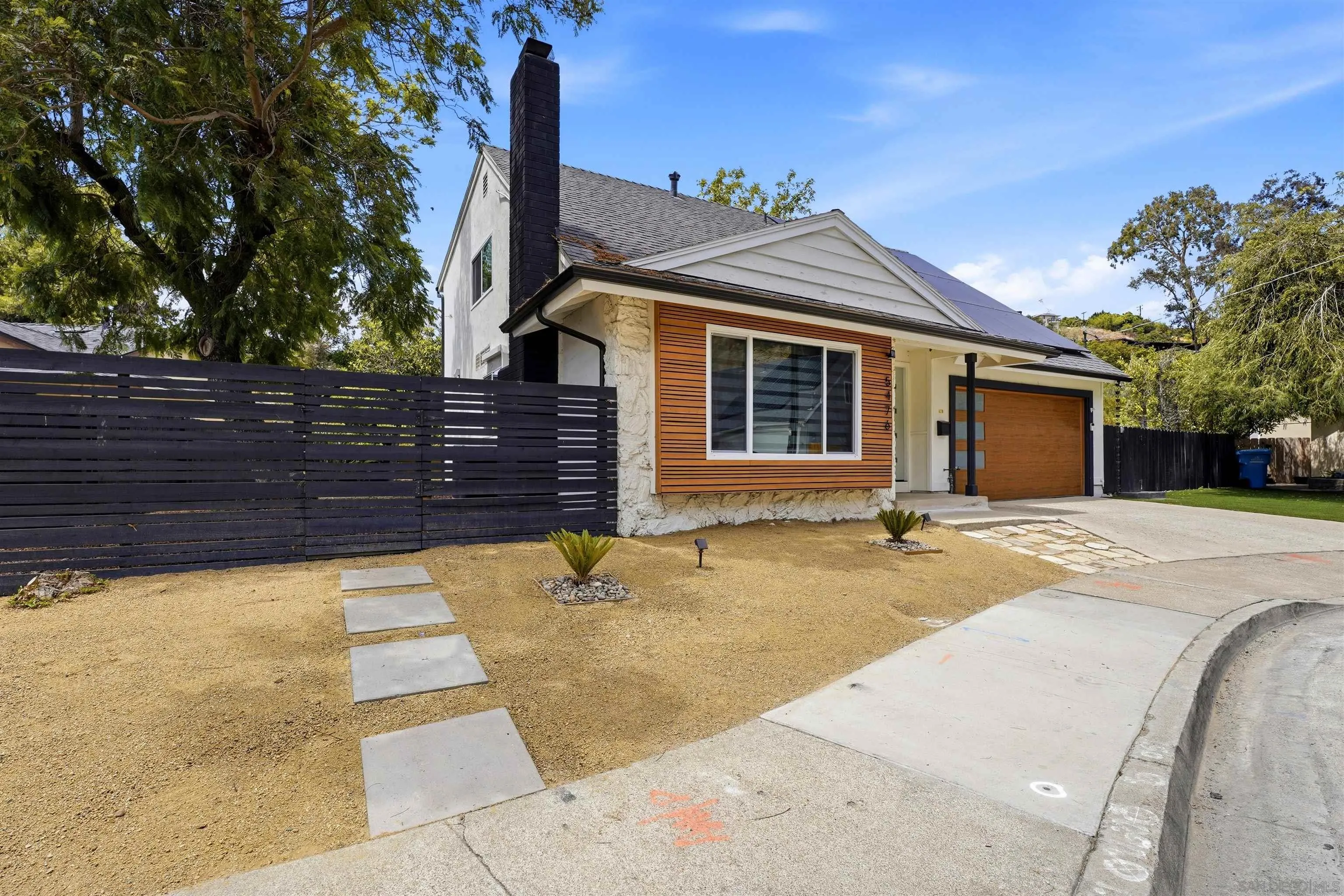 https://cdn.realtyfeed.com/cdn/127/260019976/17fbb160e2335687ad007b1a6efcb534.webp