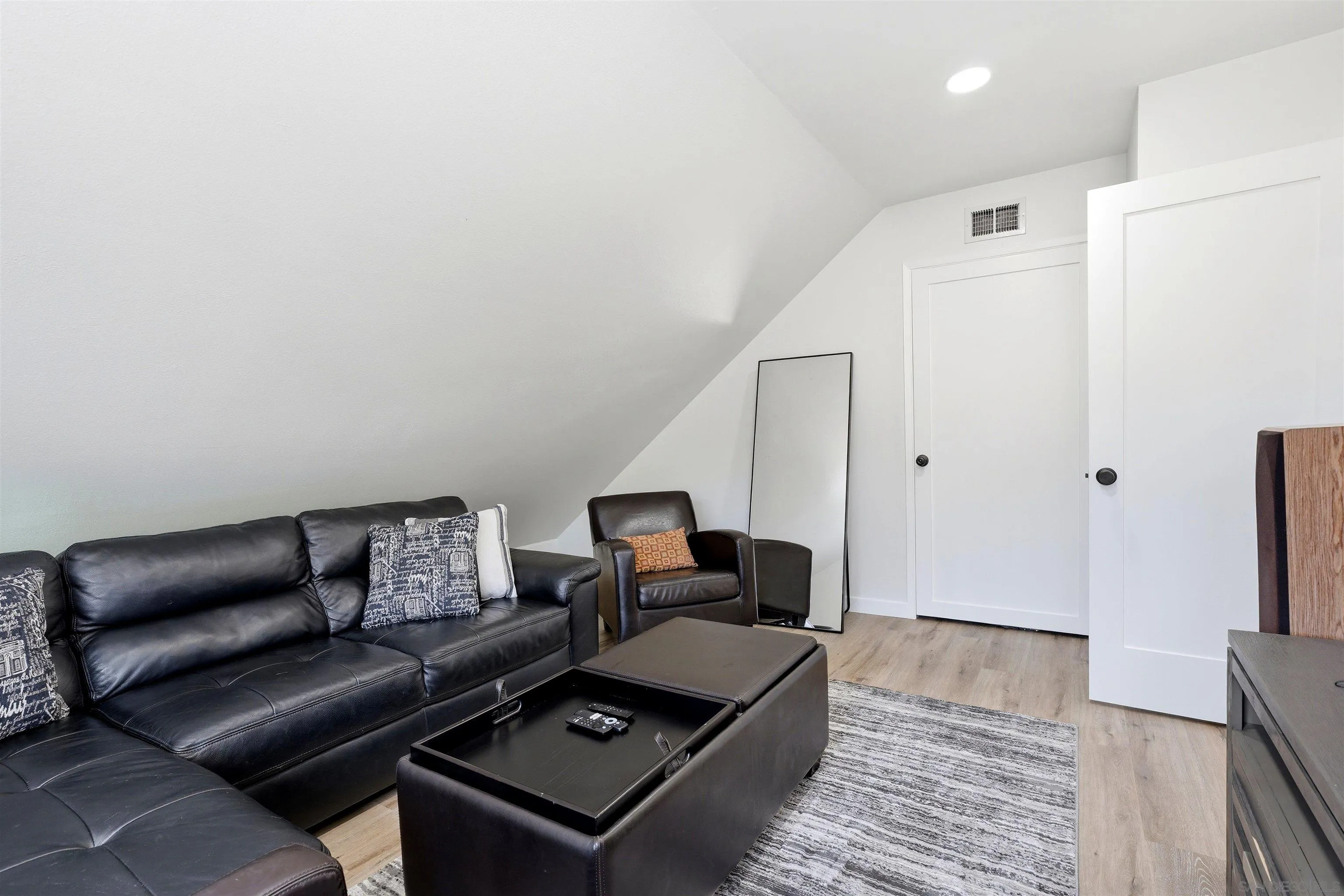 https://cdn.realtyfeed.com/cdn/127/260019976/4ce6a5770401df33afac855d0dc1747d.webp