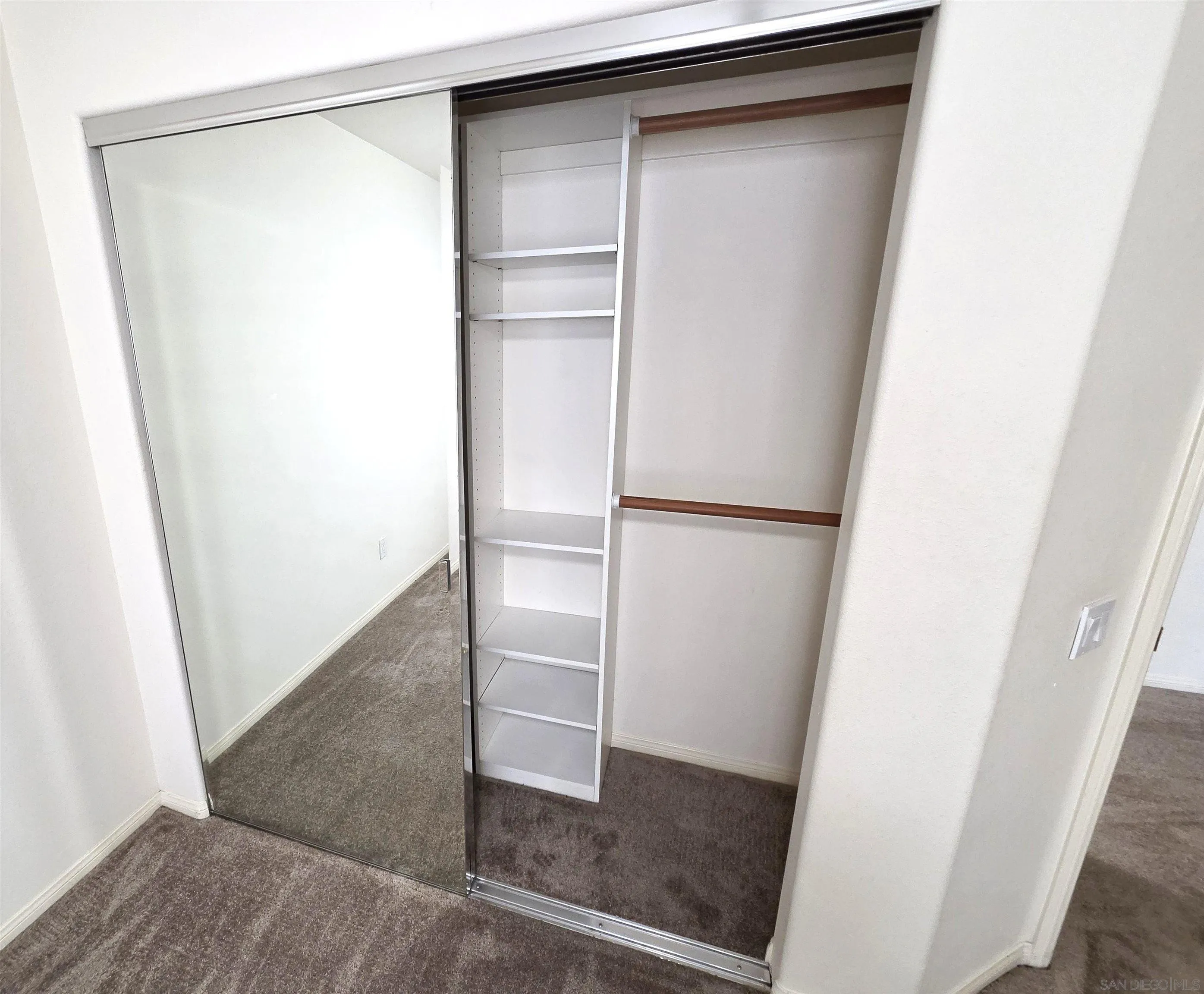 https://cdn.realtyfeed.com/cdn/127/260019977/16fb0fff1631427c781efb0f7e7ec494.webp