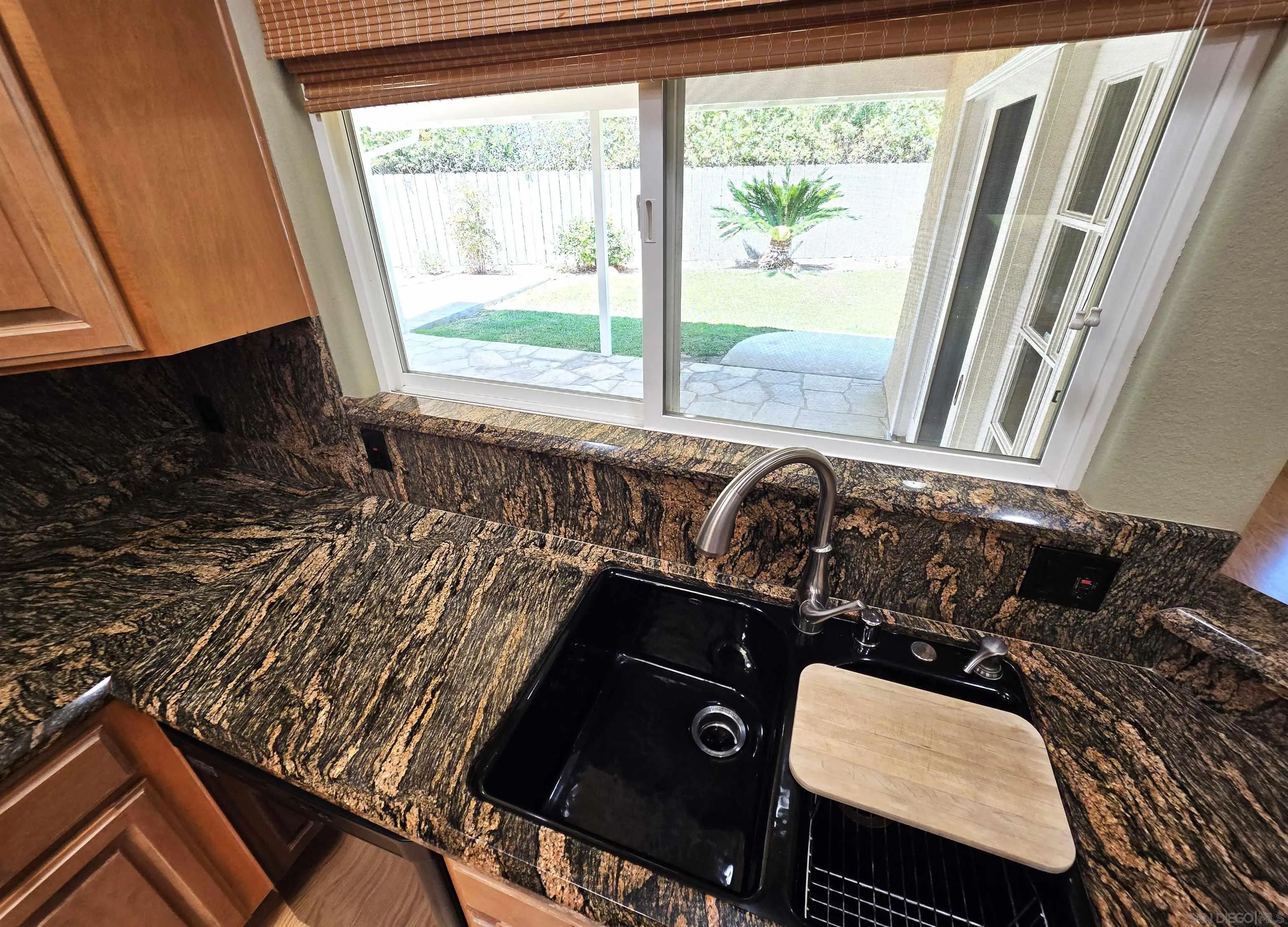 https://cdn.realtyfeed.com/cdn/127/260019977/1aaf62d7fcbad42bf9aeff17b28e7721.webp