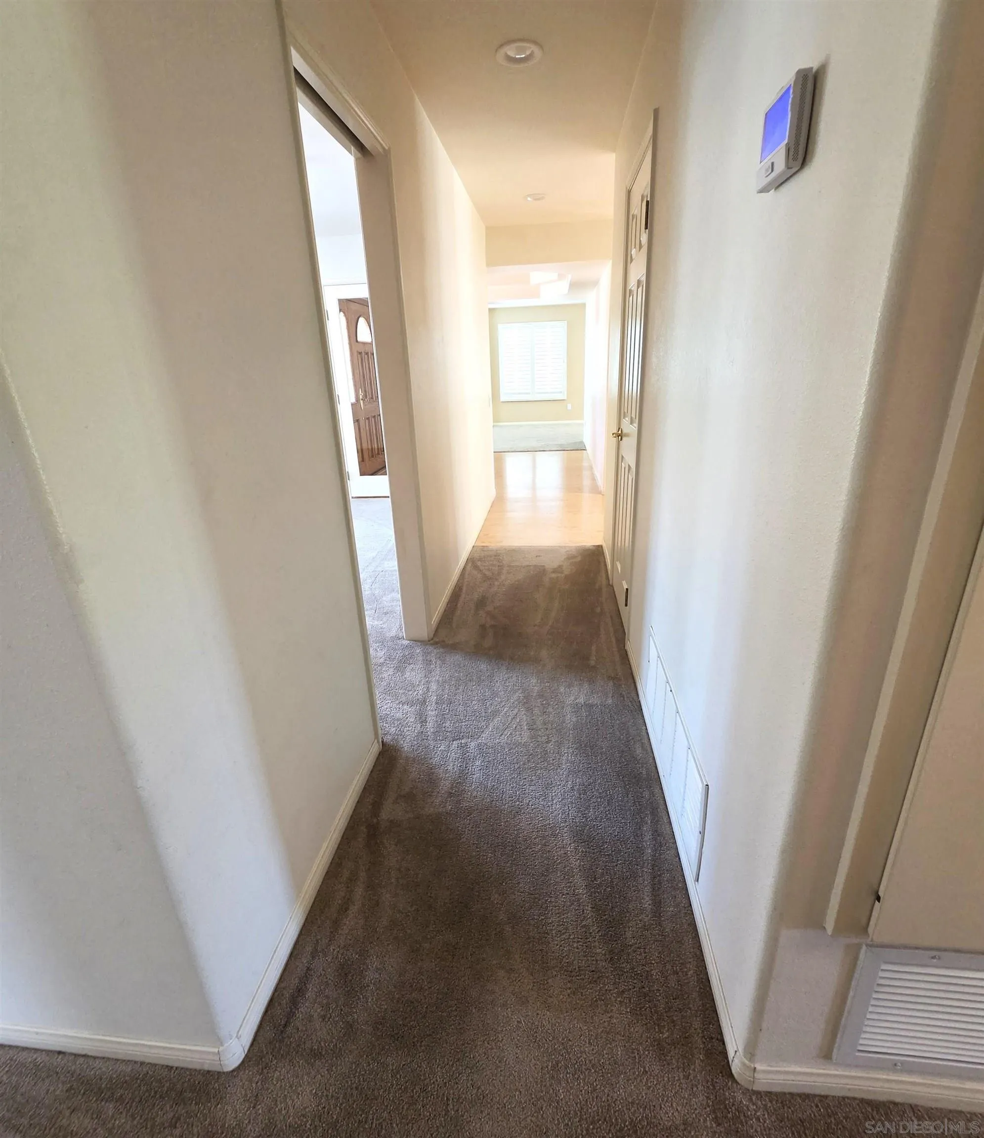 https://cdn.realtyfeed.com/cdn/127/260019977/1b0c499654c82d1867d2df3c0df881ed.webp