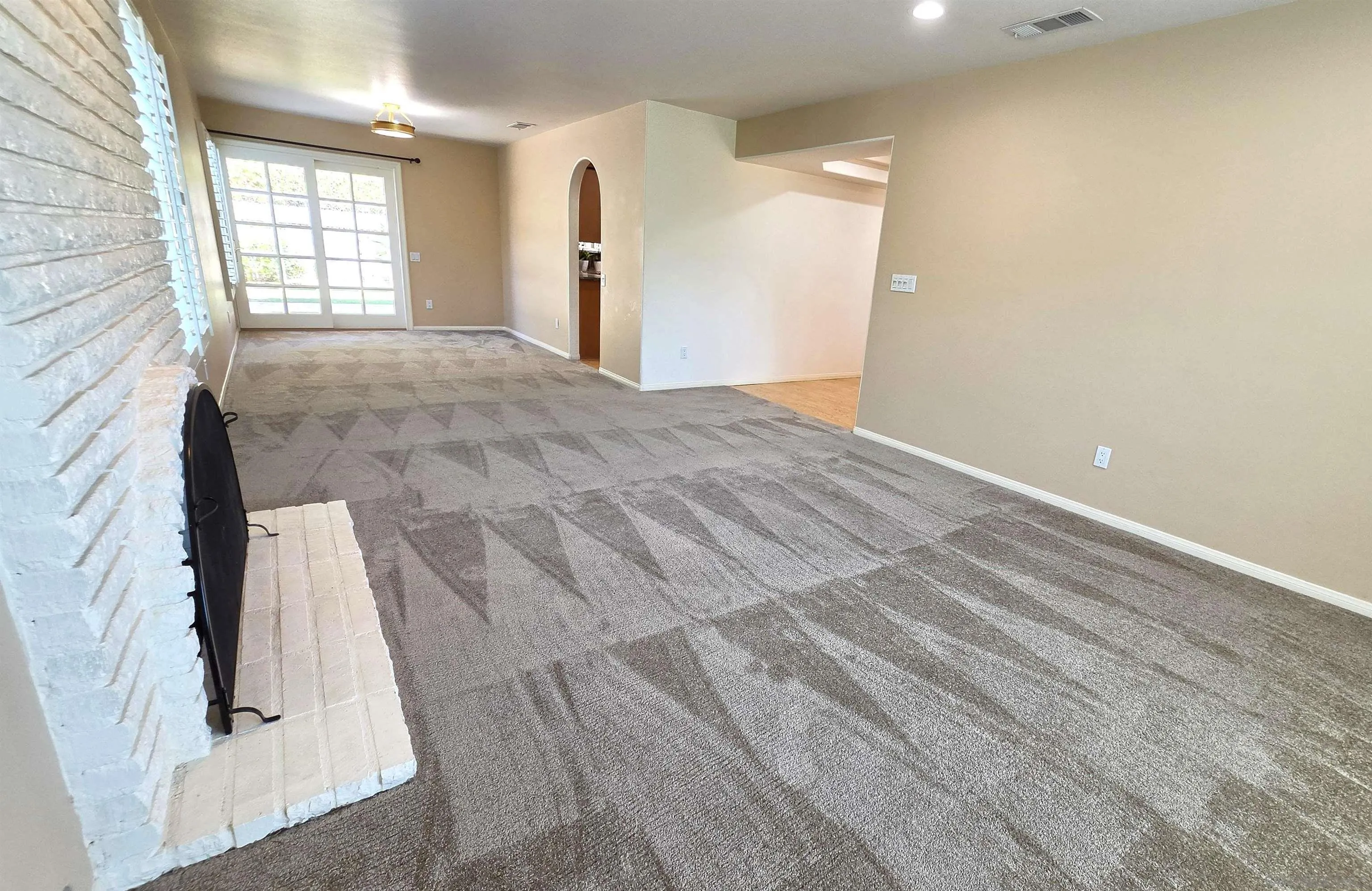 https://cdn.realtyfeed.com/cdn/127/260019977/1c5b325711df010e3cfc404ff0dfcf51.webp