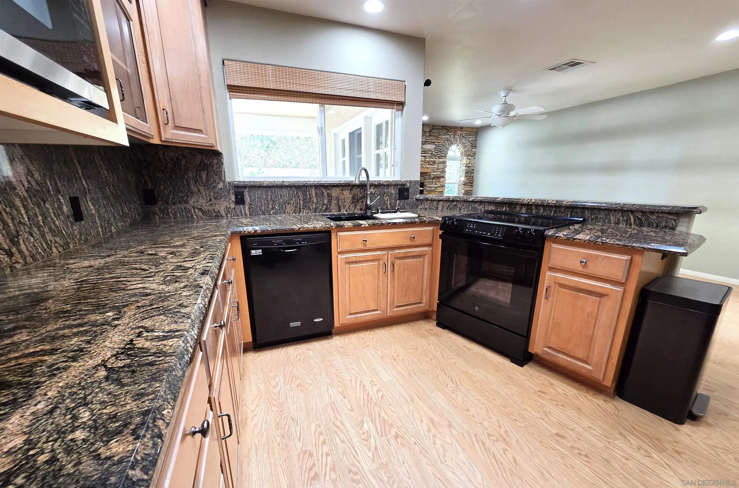https://cdn.realtyfeed.com/cdn/127/260019977/48326db8732532b62b4d811fa715d968.webp