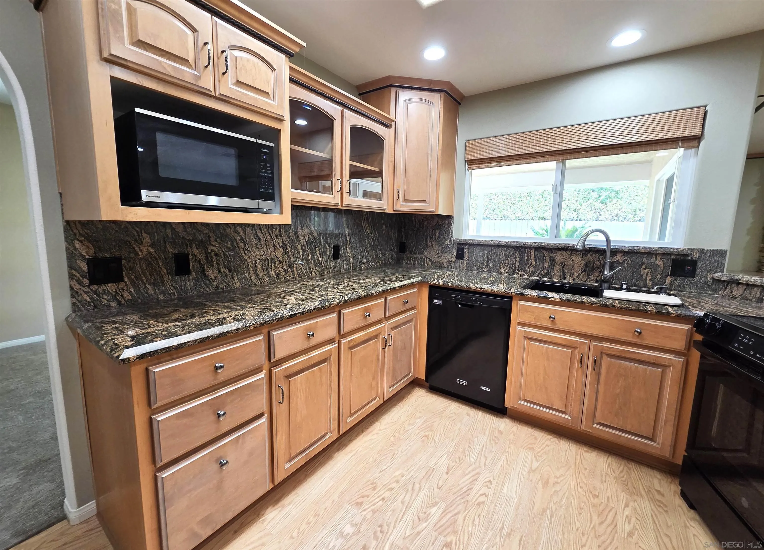 https://cdn.realtyfeed.com/cdn/127/260019977/93cabac3ea4132a8673a2c2e127dc04c.webp