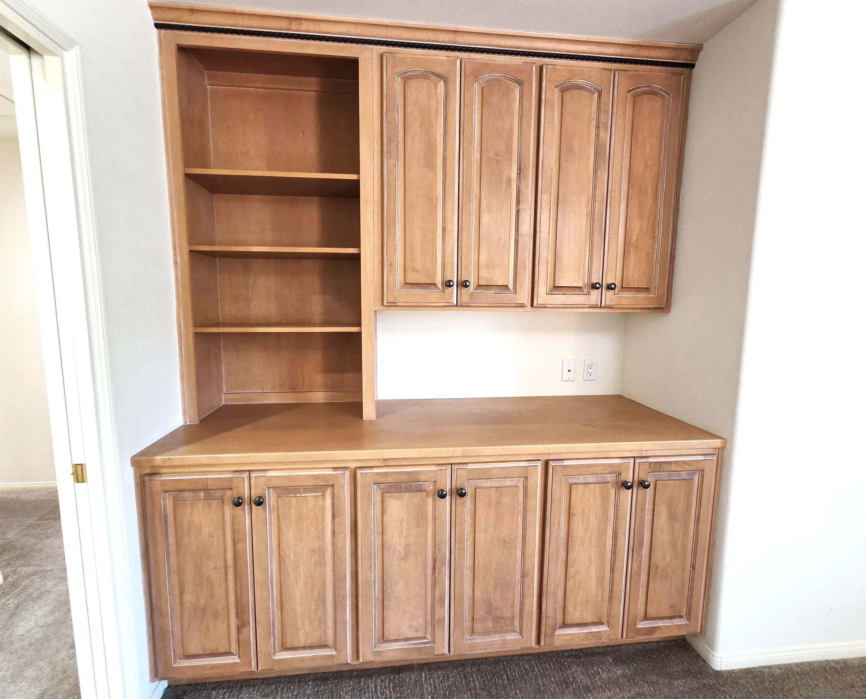 https://cdn.realtyfeed.com/cdn/127/260019977/93de975da38da2f921ad7c10a735c59a.webp