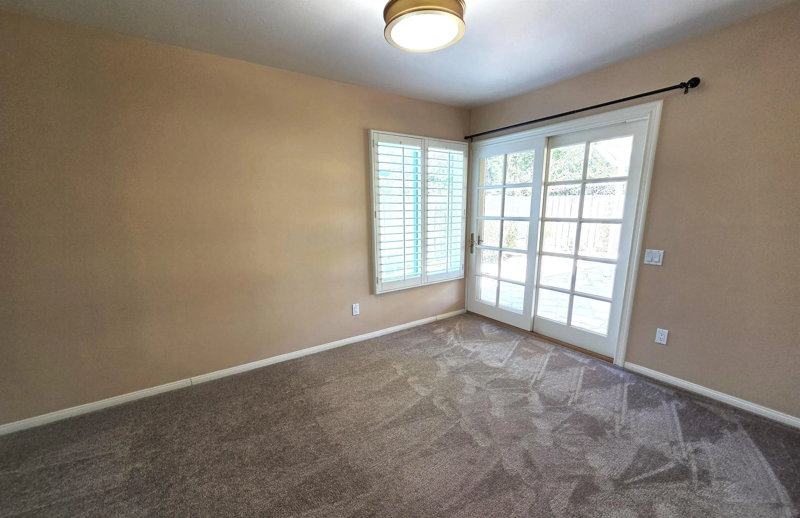 https://cdn.realtyfeed.com/cdn/127/260019977/a5f4aa459264f4b764fb558eb24a0fa1.webp