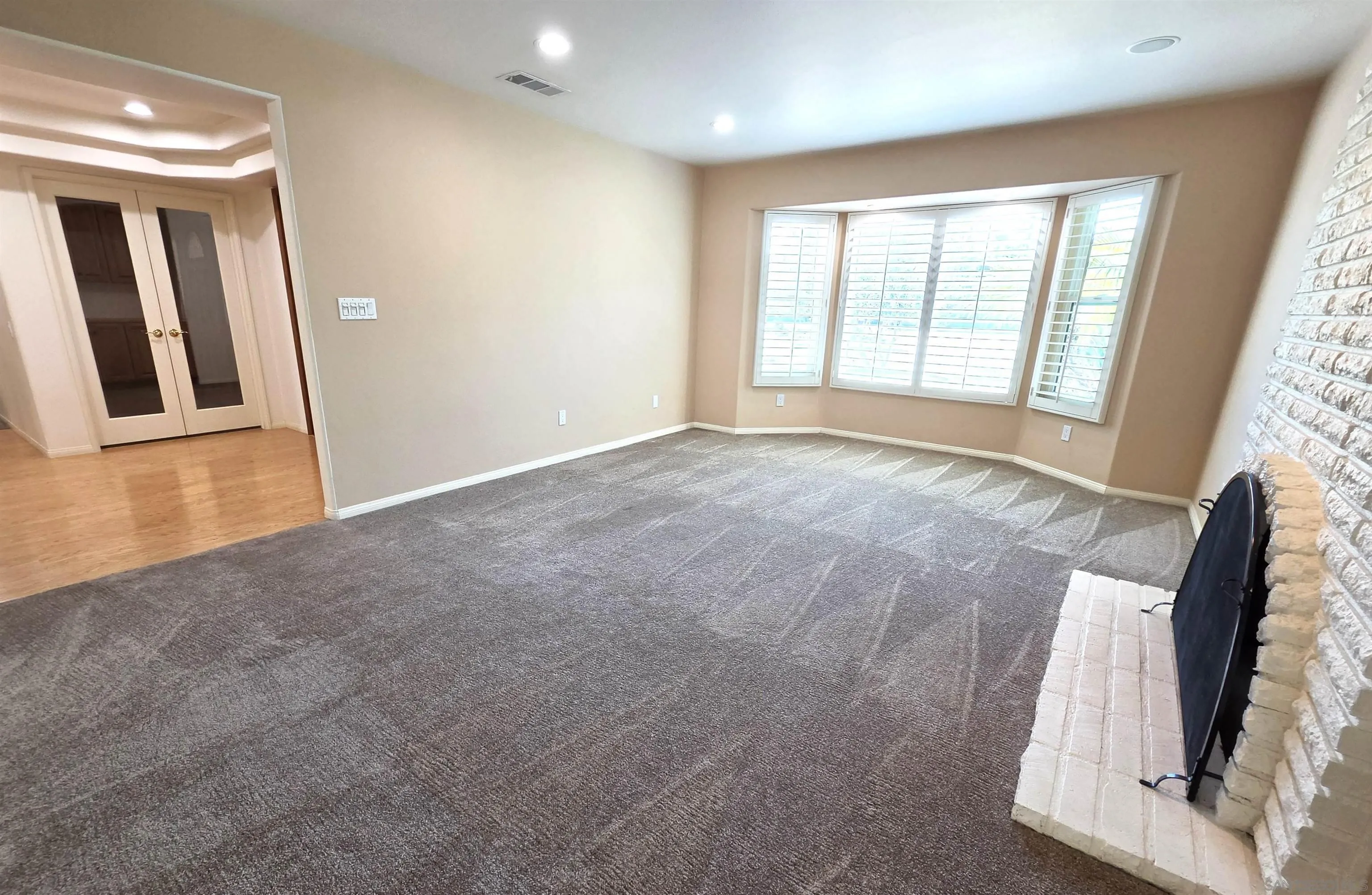 https://cdn.realtyfeed.com/cdn/127/260019977/afa233792d27df640471582c68fb4858.webp
