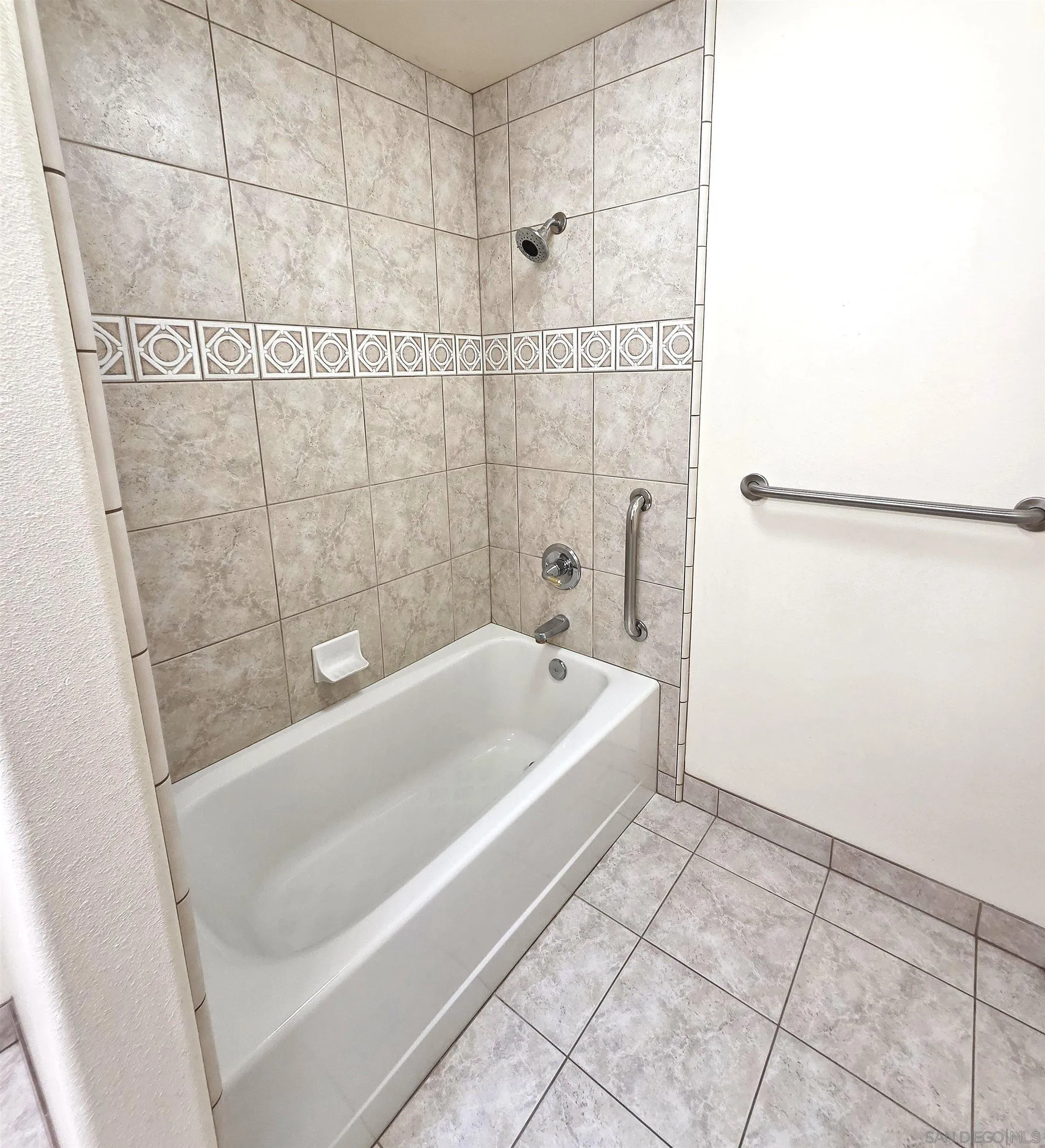 https://cdn.realtyfeed.com/cdn/127/260019977/c6c1942fb2d6561b94b90ffc9b067981.webp