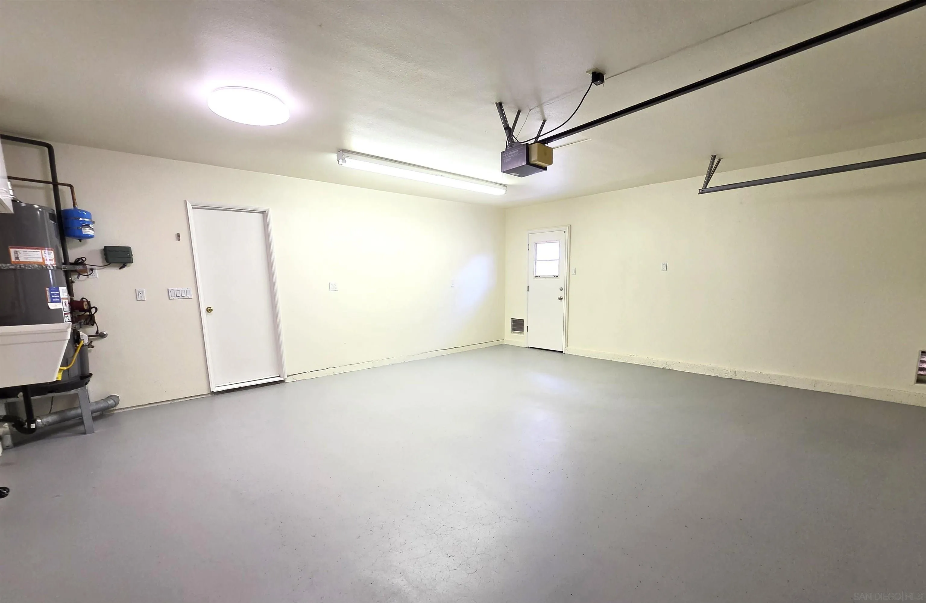 https://cdn.realtyfeed.com/cdn/127/260019977/e520cc21fbf2ebfce61dfff651f3ea5e.webp