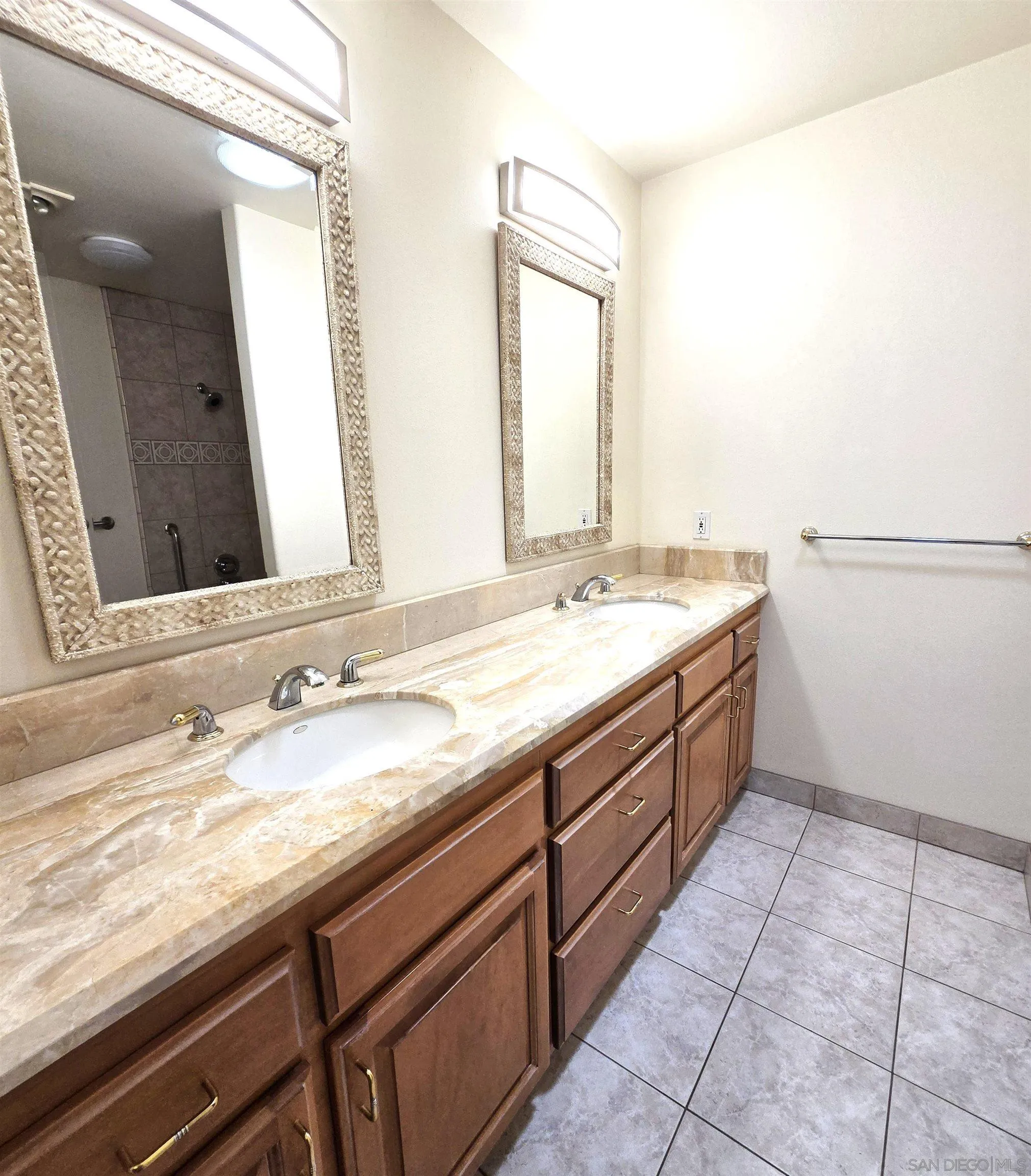 https://cdn.realtyfeed.com/cdn/127/260019977/ecc6ebe6d0c62e0cb561ad96586224a8.webp