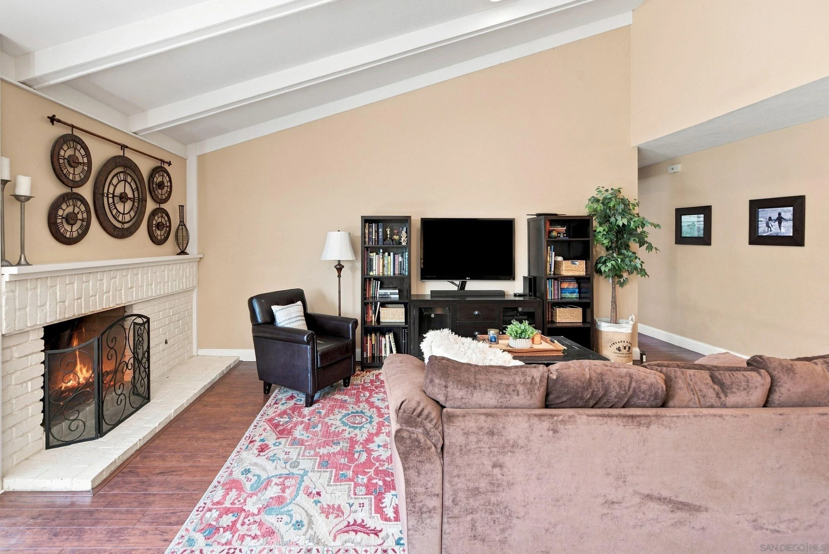 https://cdn.realtyfeed.com/cdn/127/260019978/00e757adabfbf122b0d9f5ca60924e36.webp