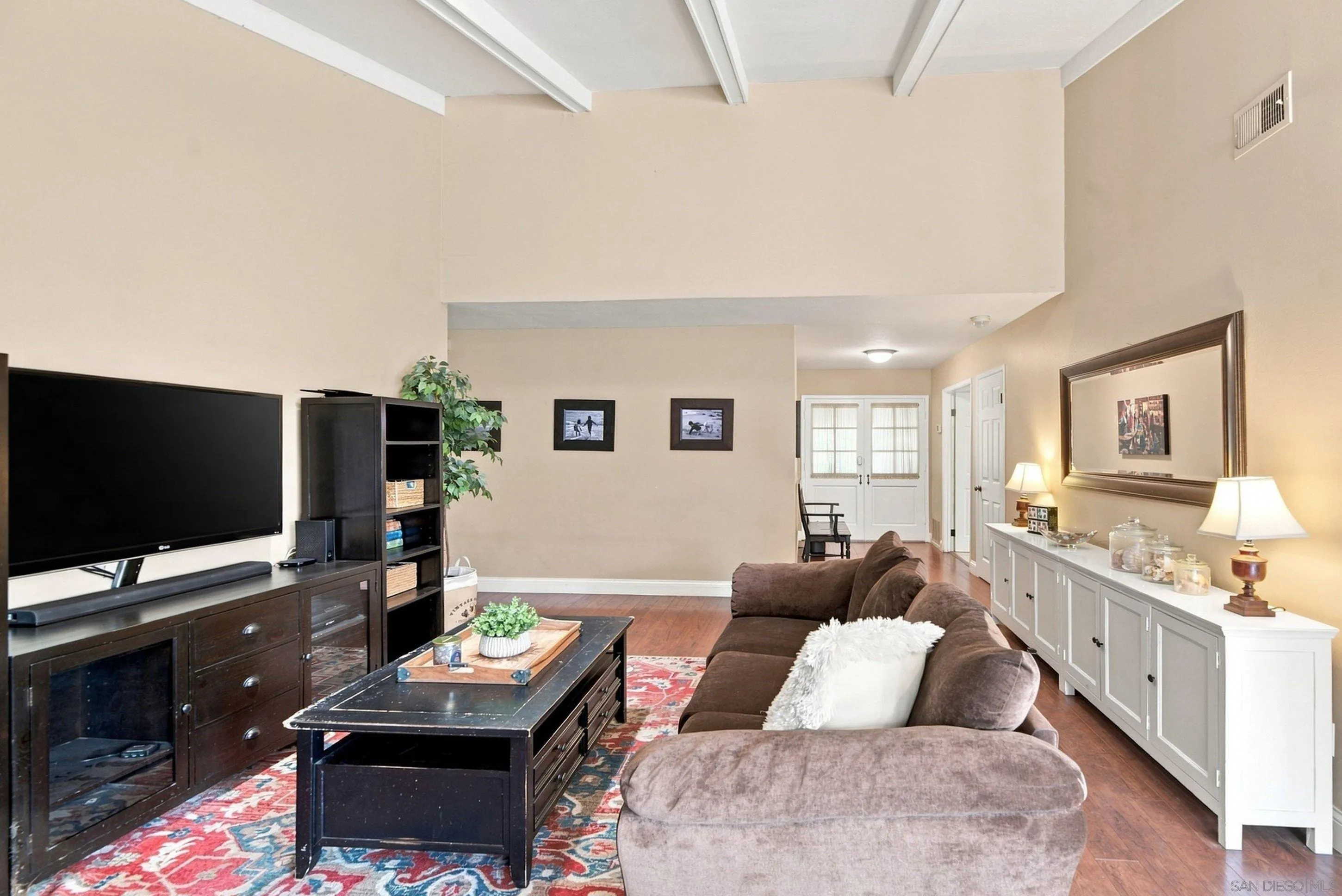 https://cdn.realtyfeed.com/cdn/127/260019978/1a858848b4022a9350aa0f04e98fff18.webp