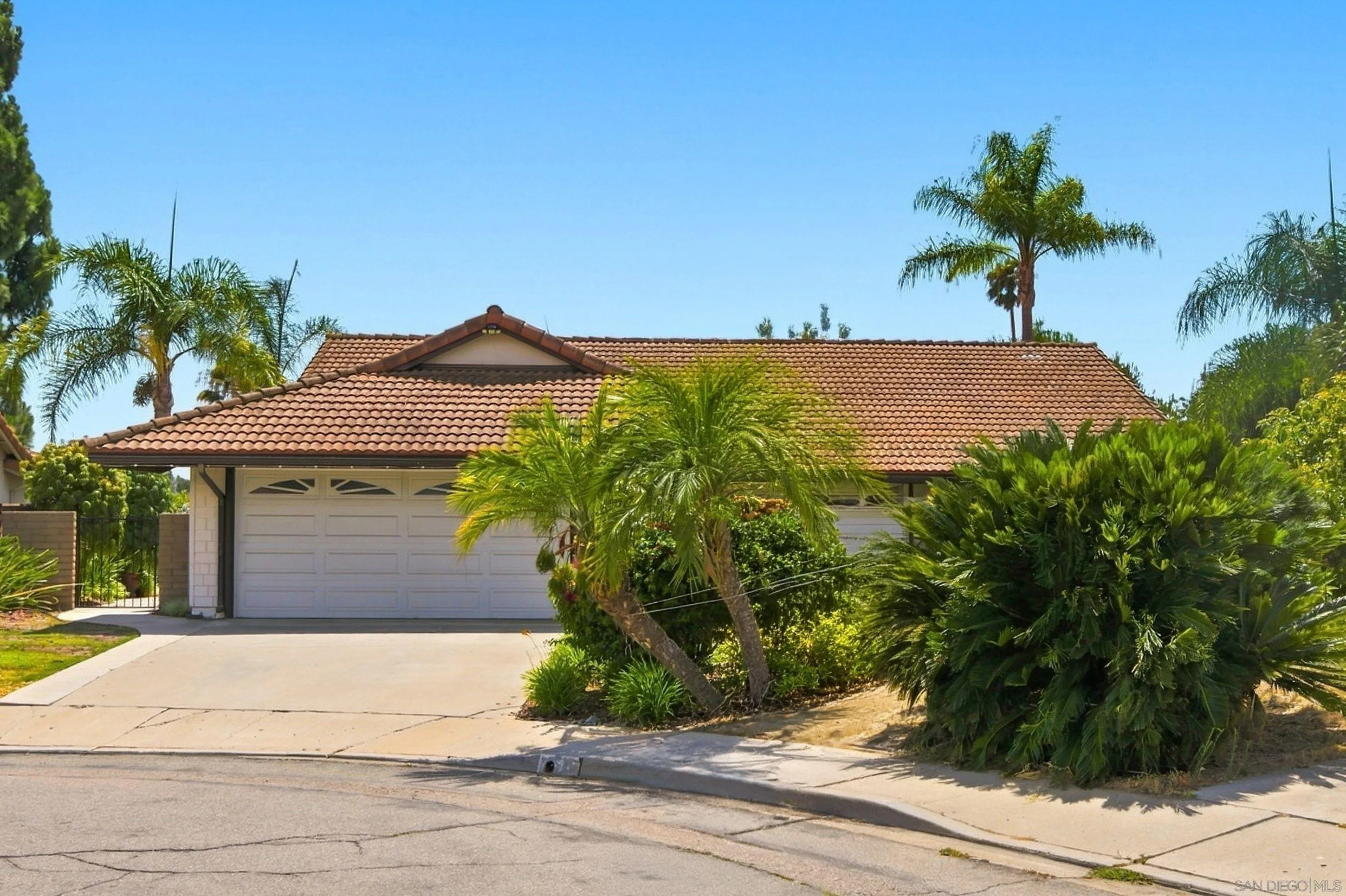 https://cdn.realtyfeed.com/cdn/127/260019978/71401d3dadddcb937b9c9f94edc1c360.webp