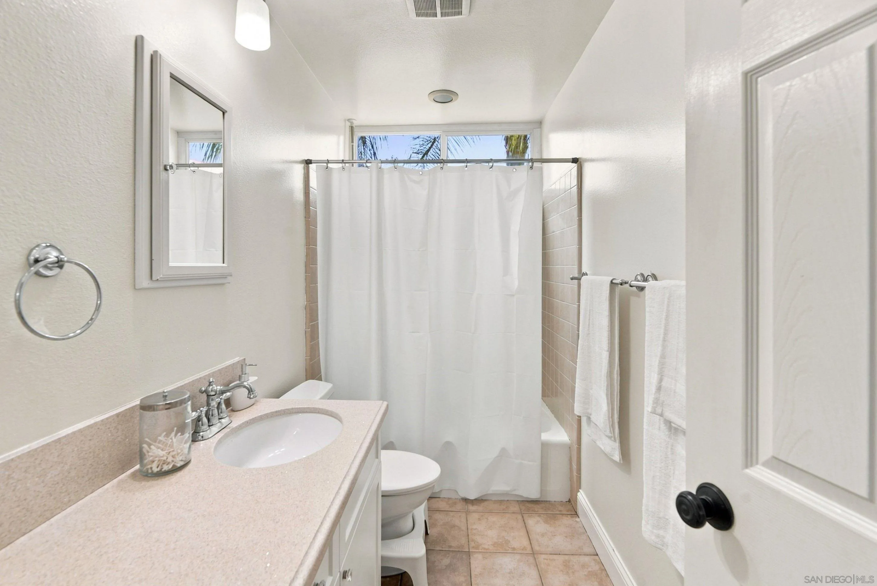 https://cdn.realtyfeed.com/cdn/127/260019978/afcaba4004fa275c78ad08d279044464.webp