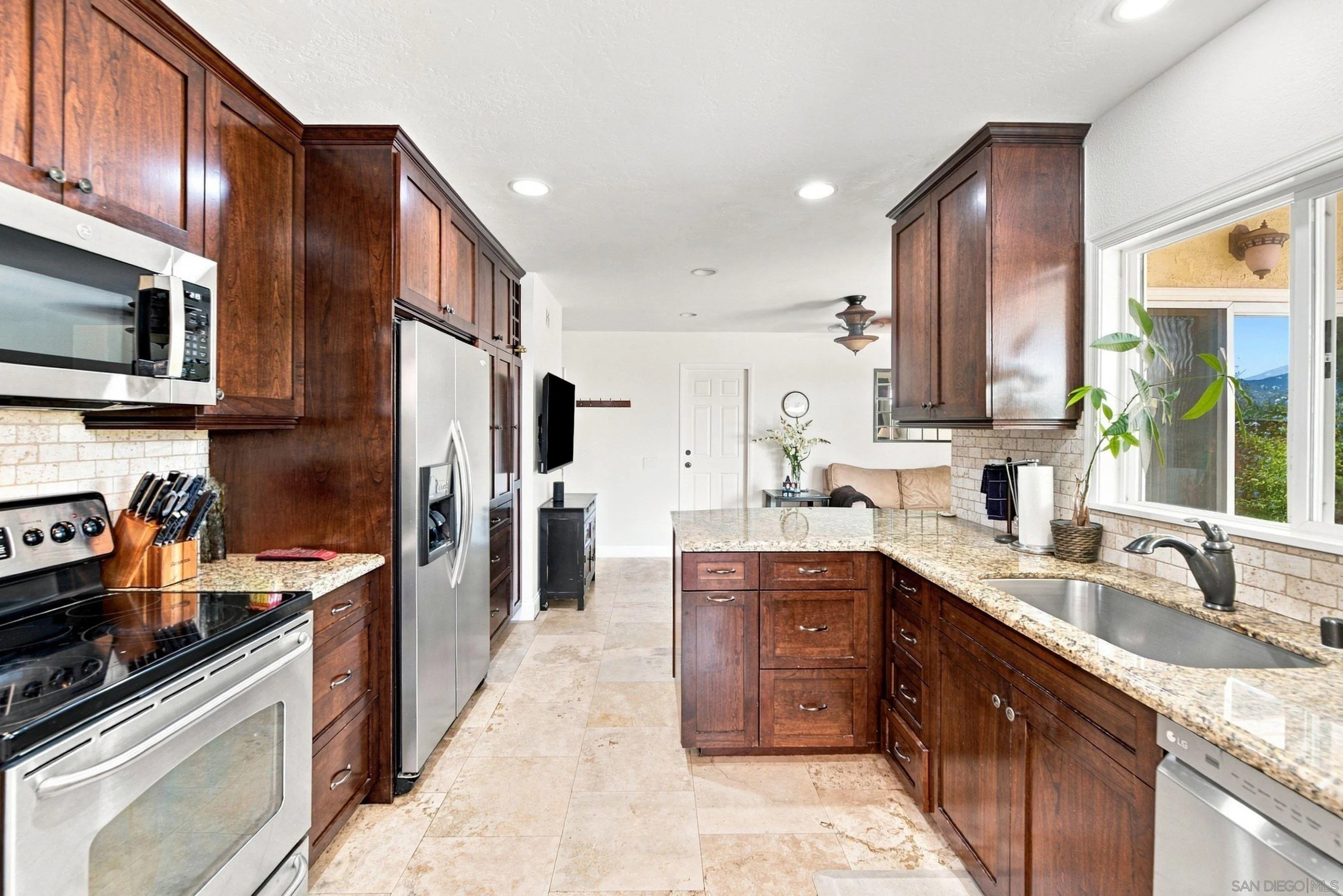 https://cdn.realtyfeed.com/cdn/127/260019978/b274203be37185bc5247b49c188d5fec.webp