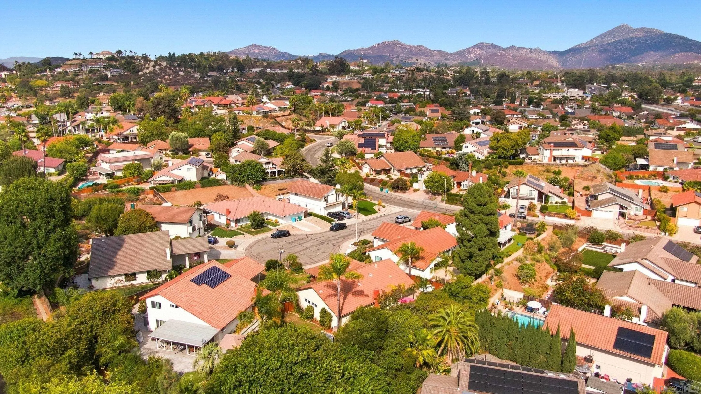 https://cdn.realtyfeed.com/cdn/127/260019978/cb268740b545df3aea90068619a5f0bf.webp