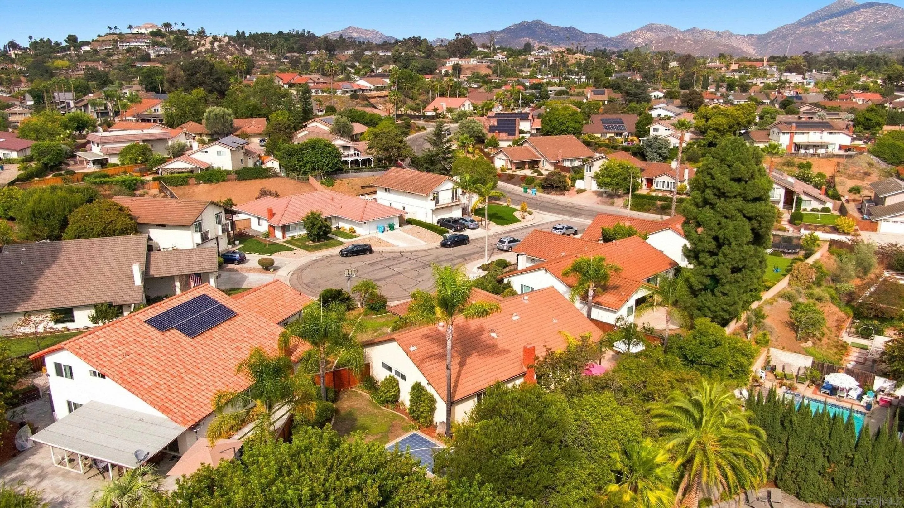 https://cdn.realtyfeed.com/cdn/127/260019978/ce24d0c5e1e902ef3c4657e1e7ced367.webp