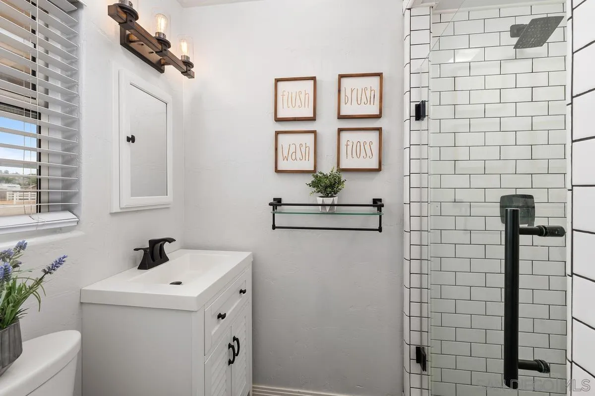 https://cdn.realtyfeed.com/cdn/127/260019985/735290eb42c7588d2164d620bddec1d2.webp
