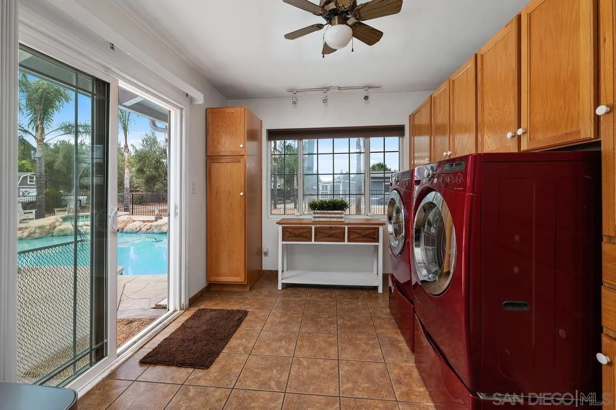 https://cdn.realtyfeed.com/cdn/127/260019985/8df8c2ebb673ce695dd5a37f46dd53ba.webp