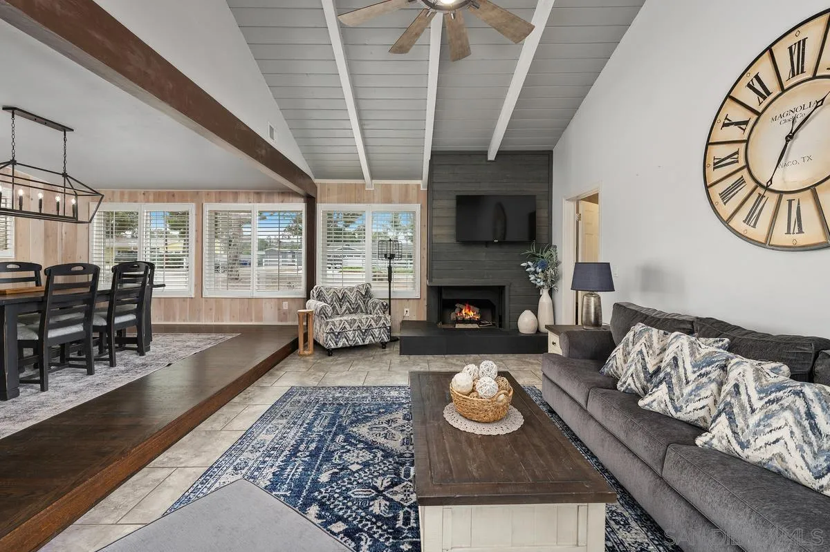 https://cdn.realtyfeed.com/cdn/127/260019985/8e95a0483d19ac3d70b2ff7f36db5003.webp