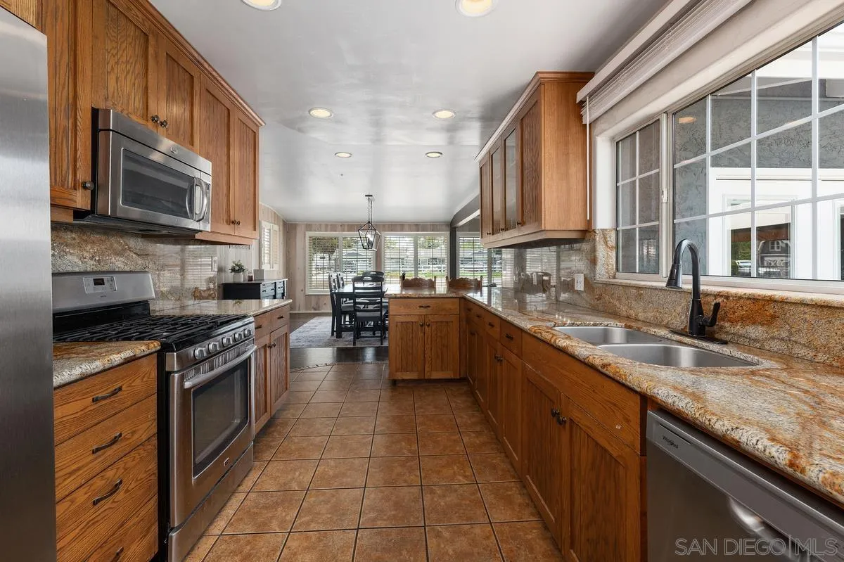 https://cdn.realtyfeed.com/cdn/127/260019985/eda2709e0a4d553e0d9e1e83e9985ea7.webp