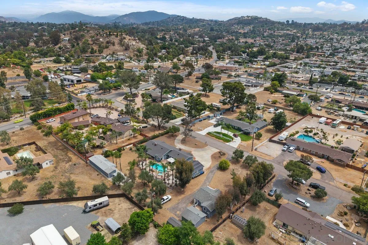 https://cdn.realtyfeed.com/cdn/127/260019985/edb1e6fbd313896a088c3208f893bb8b.webp