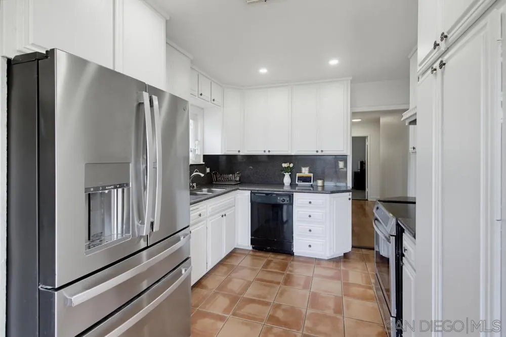 https://cdn.realtyfeed.com/cdn/127/260019990/1465a81594e48151fb429bc7f9ef815a.webp