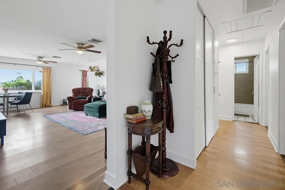 https://cdn.realtyfeed.com/cdn/127/260019990/25720eb146bcf9cecae956fb18d5a523.webp