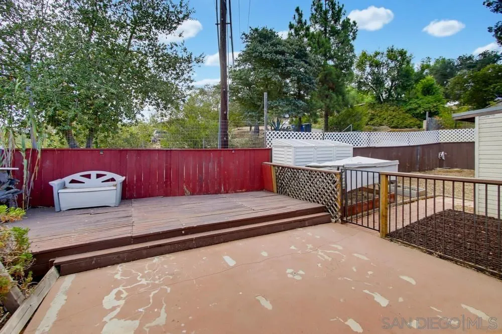 https://cdn.realtyfeed.com/cdn/127/260019990/2d1dec437f1f7479744ef9876b2b4d33.webp