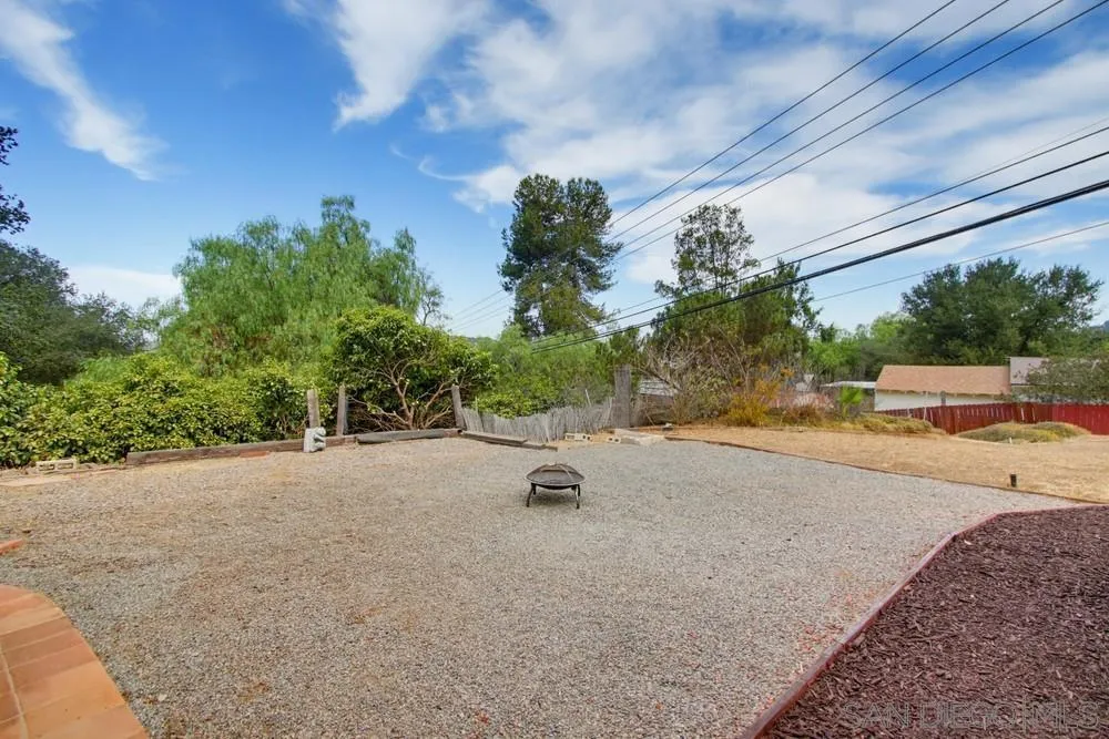 https://cdn.realtyfeed.com/cdn/127/260019990/3d7ca596cfdcb103c6265f1bf7fcdd68.webp